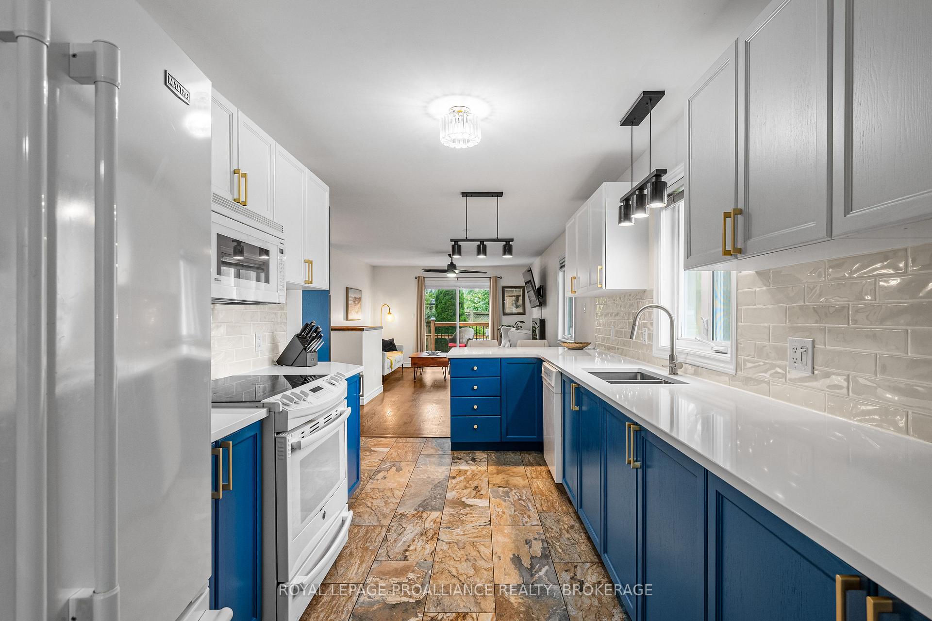 Photo 23 of 164 Amy Lynn Drive, Loyalist, Amherstview — HOMEH
