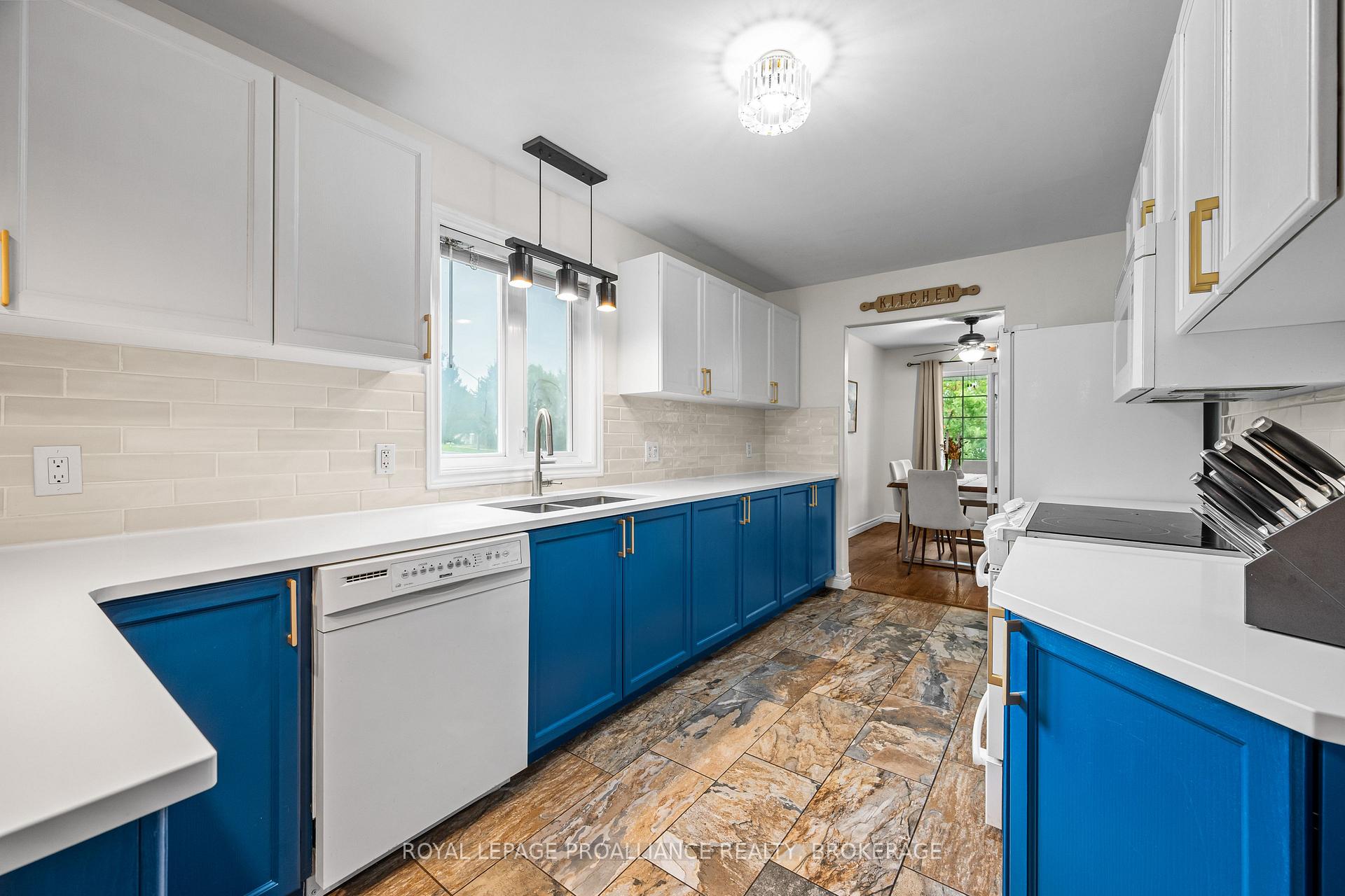 Photo 25 of 164 Amy Lynn Drive, Loyalist, Amherstview — HOMEH