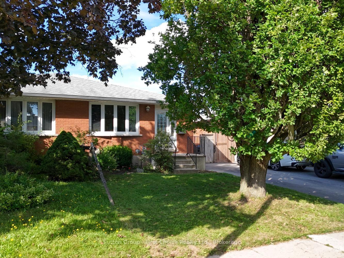 Photo 3 of 380 Maple Avenue, Stratford — HOMEH