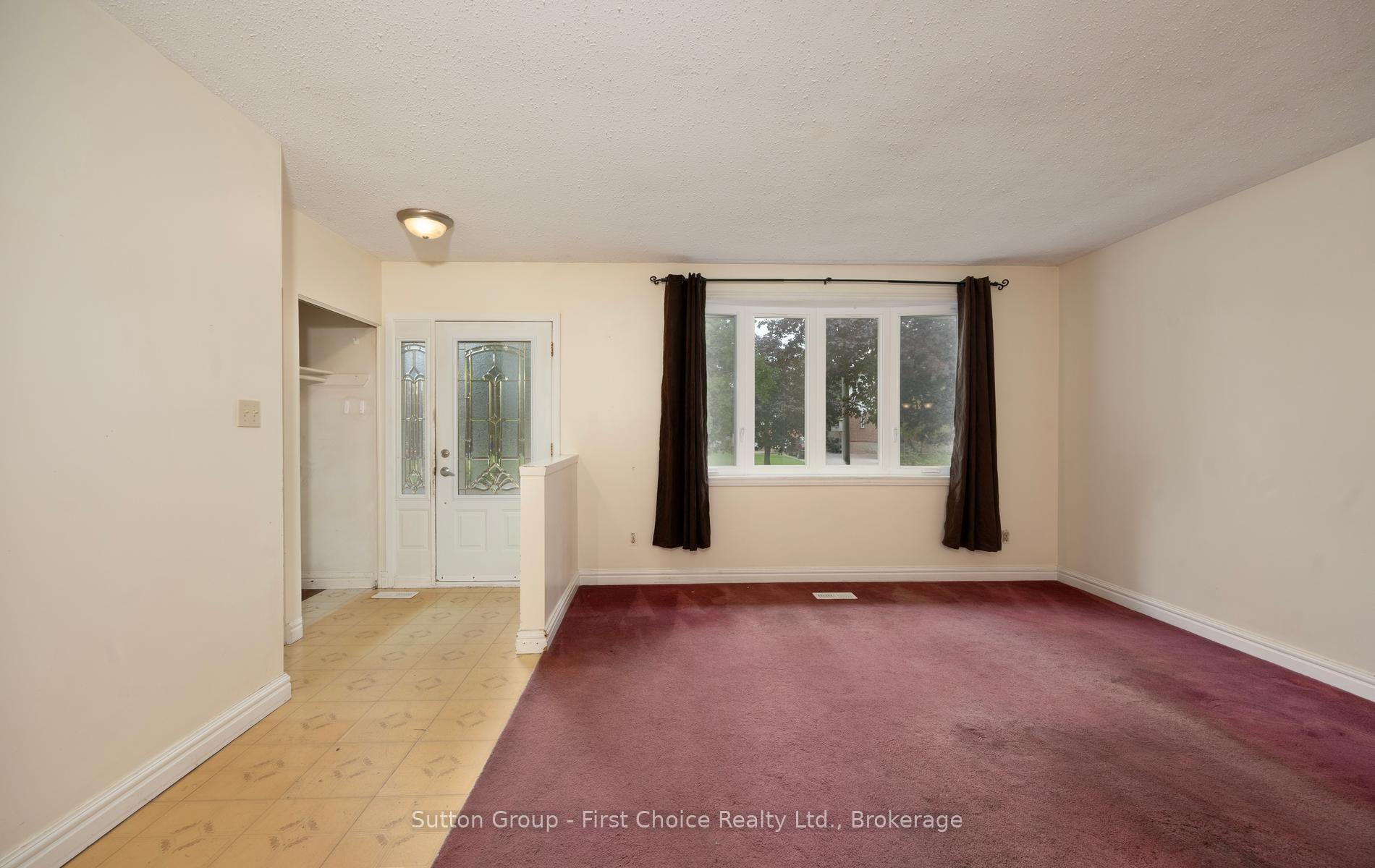 Photo 6 of 380 Maple Avenue, Stratford — HOMEH