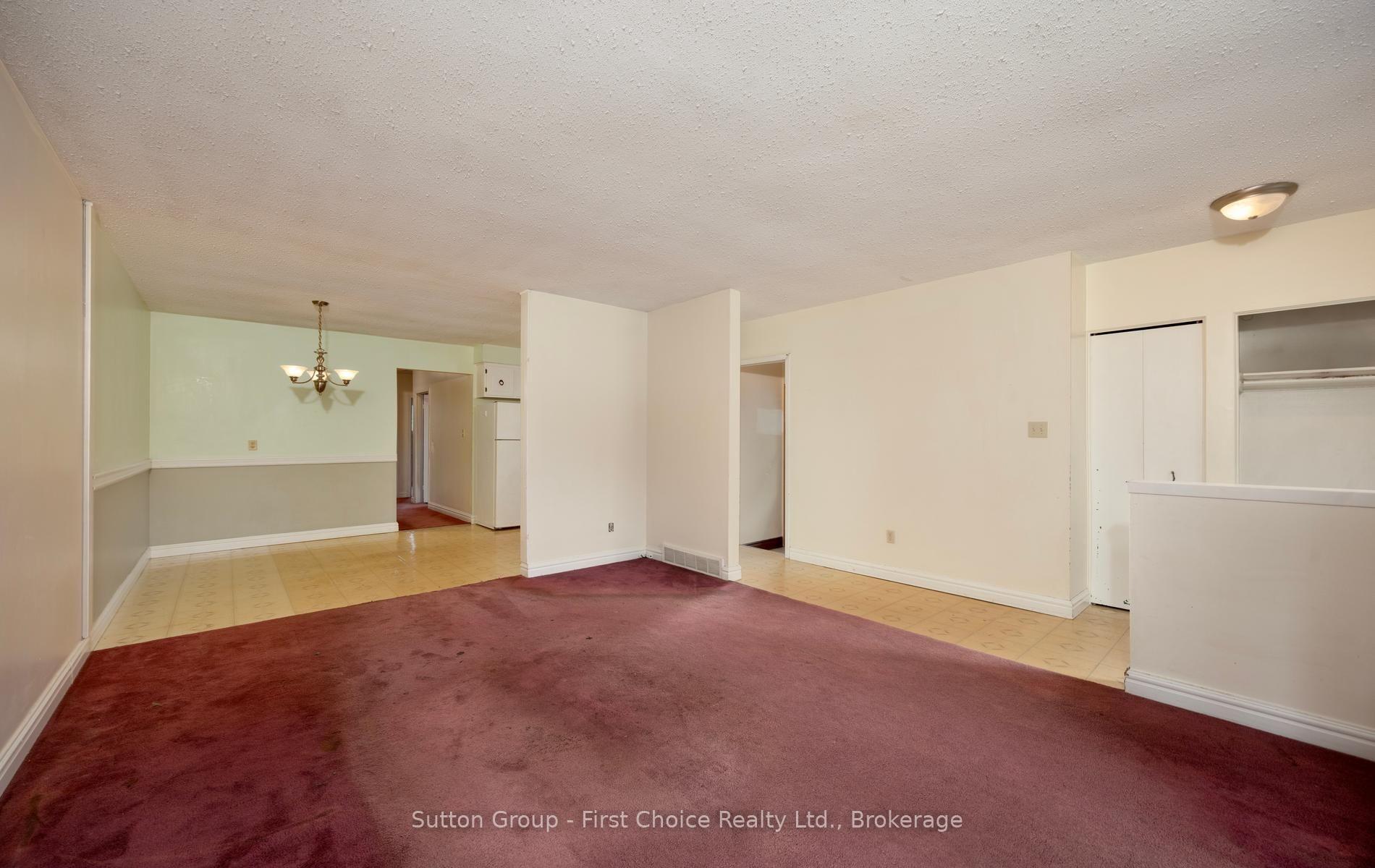 Photo 8 of 380 Maple Avenue, Stratford — HOMEH