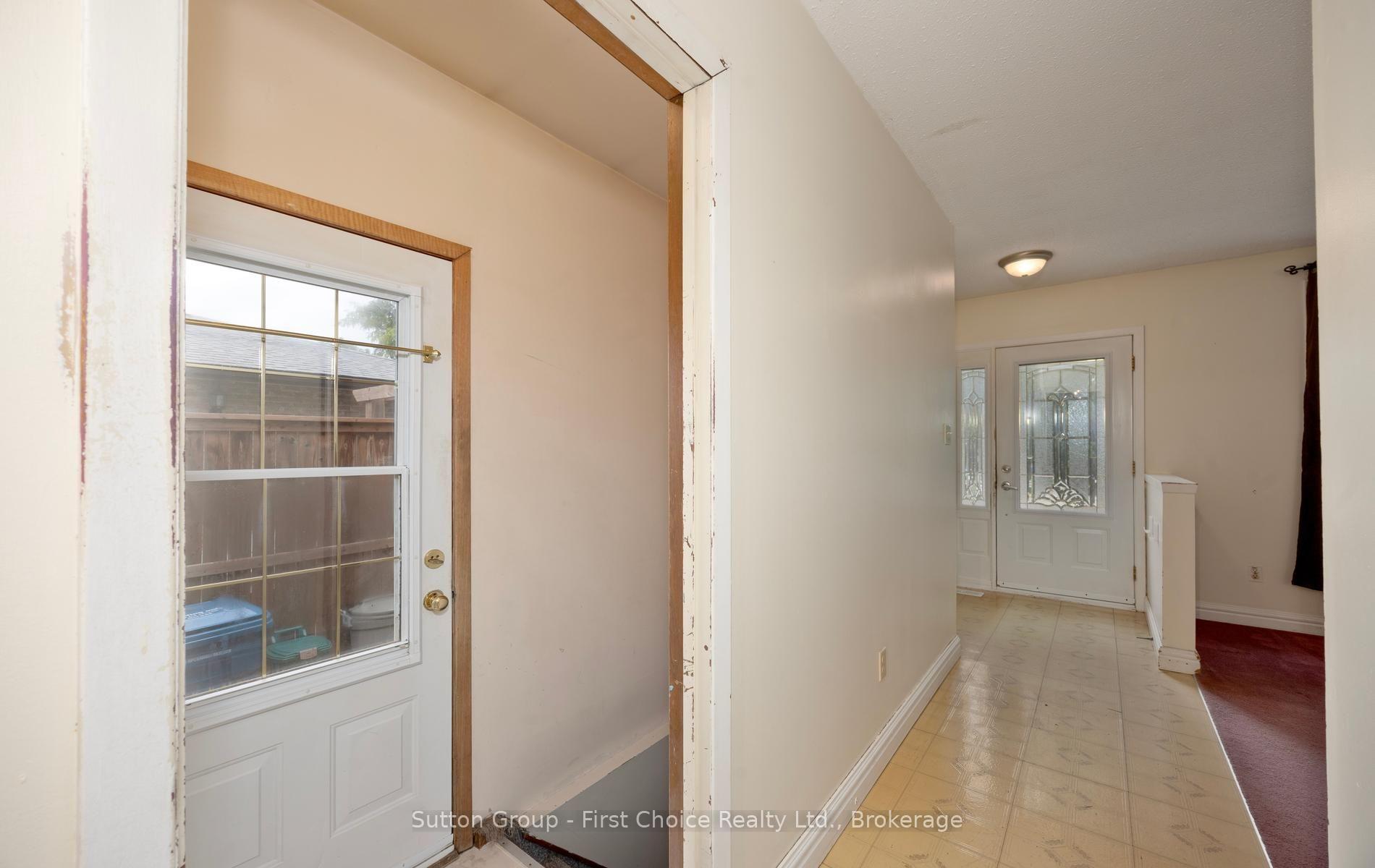 Photo 11 of 380 Maple Avenue, Stratford — HOMEH