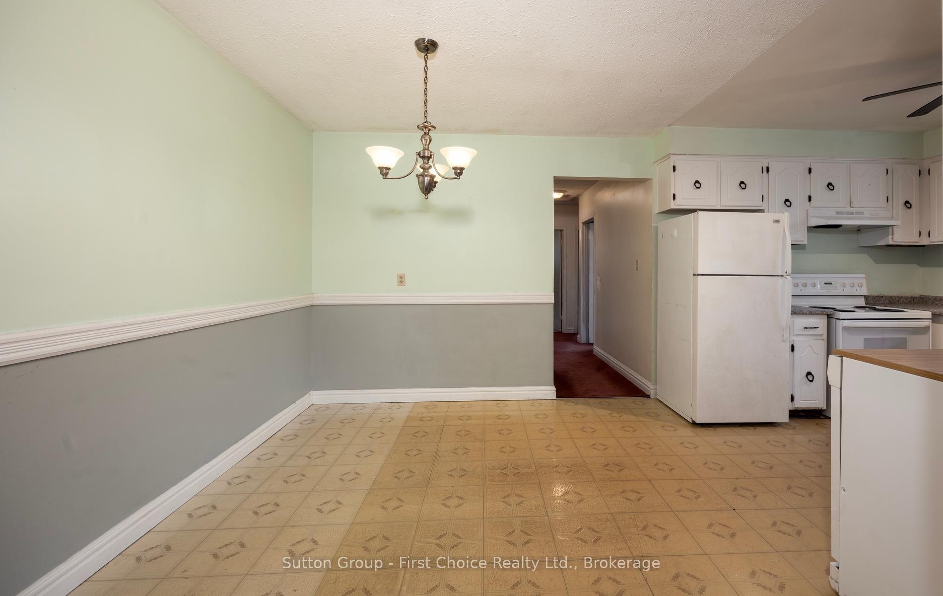 Photo 15 of 380 Maple Avenue, Stratford — HOMEH