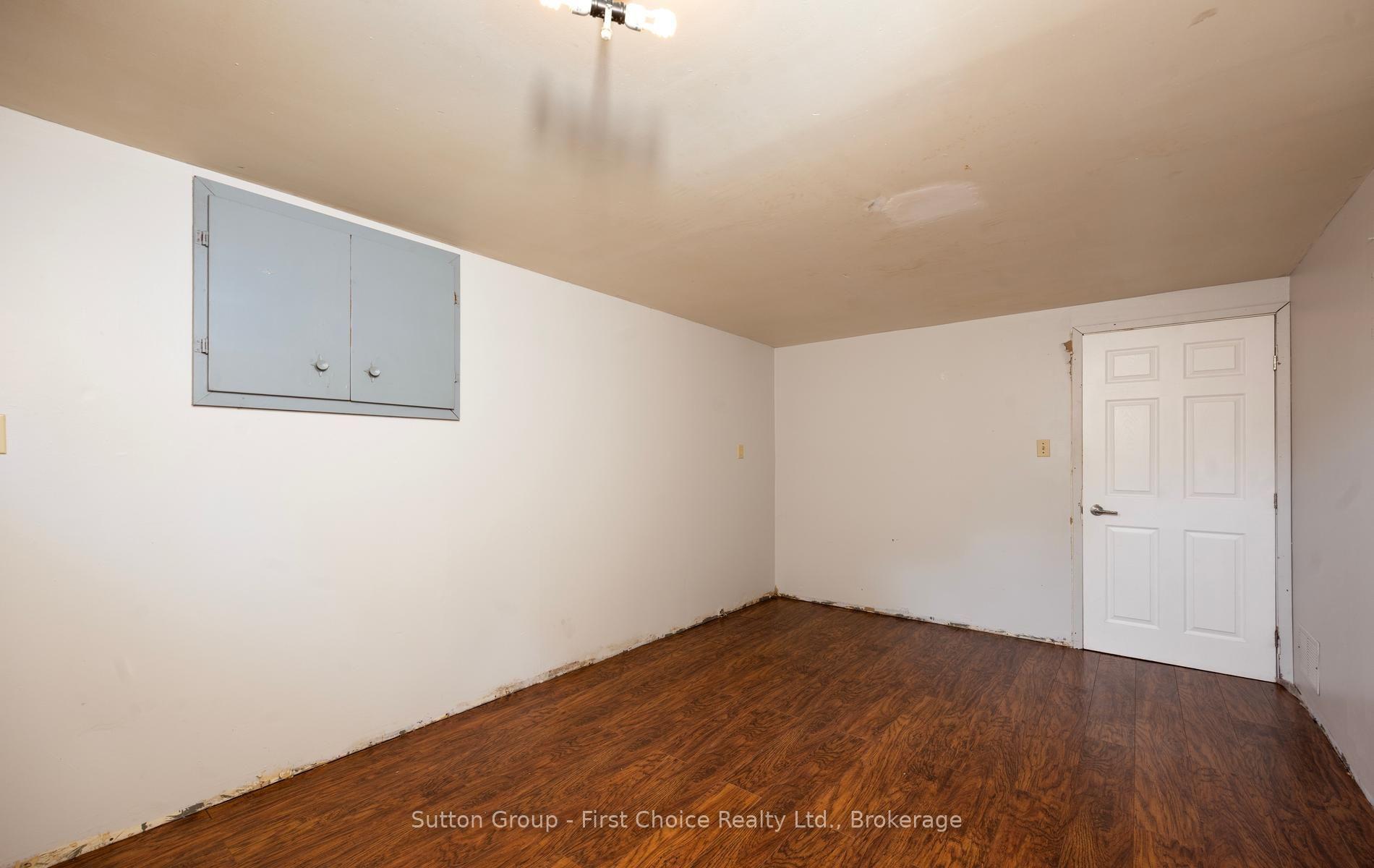 Photo 31 of 380 Maple Avenue, Stratford — HOMEH