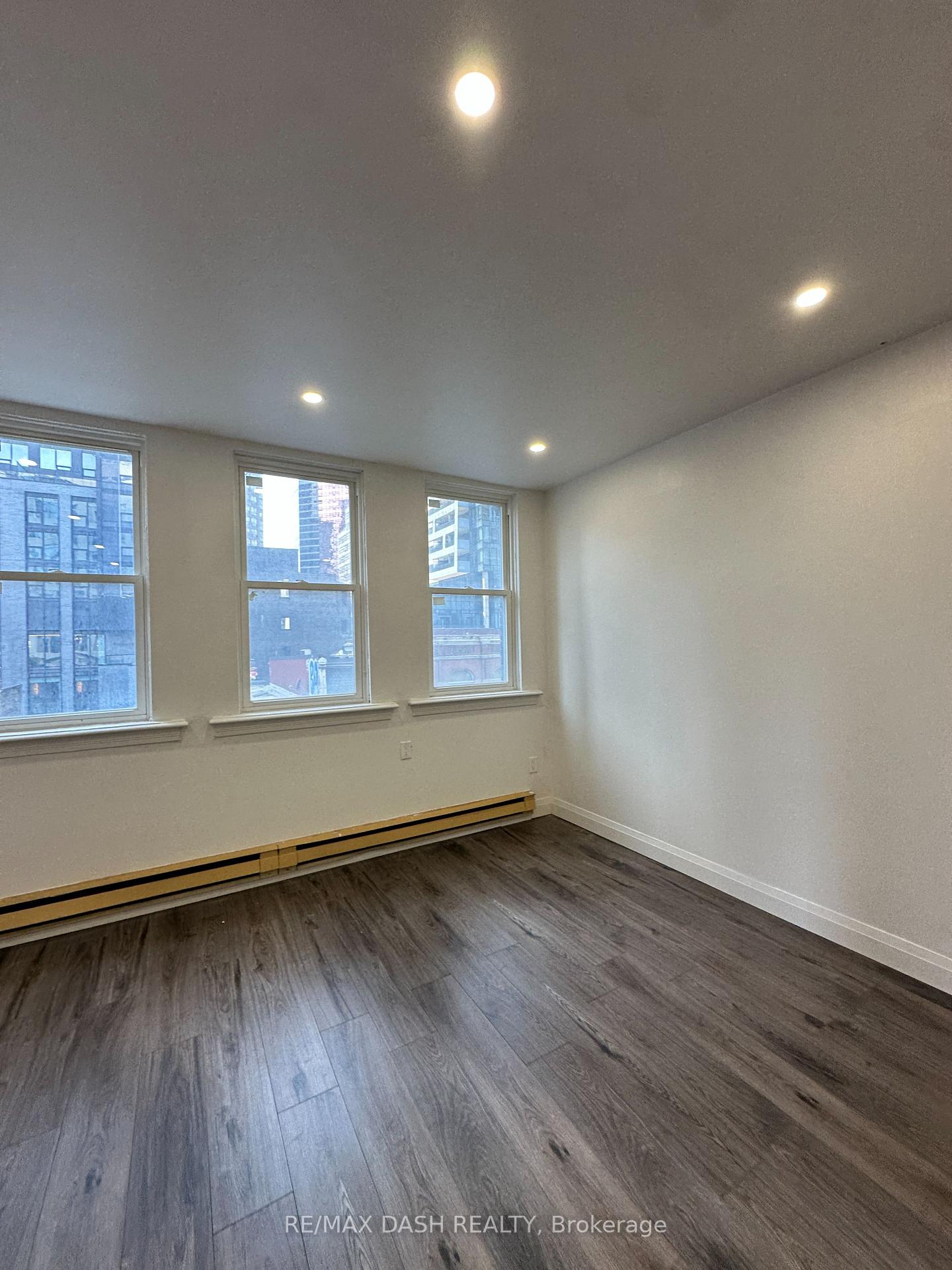 Photo 16 of Unit 4FL, 565 Yonge Street, Toronto, Church-Yonge Corridor — HOMEH