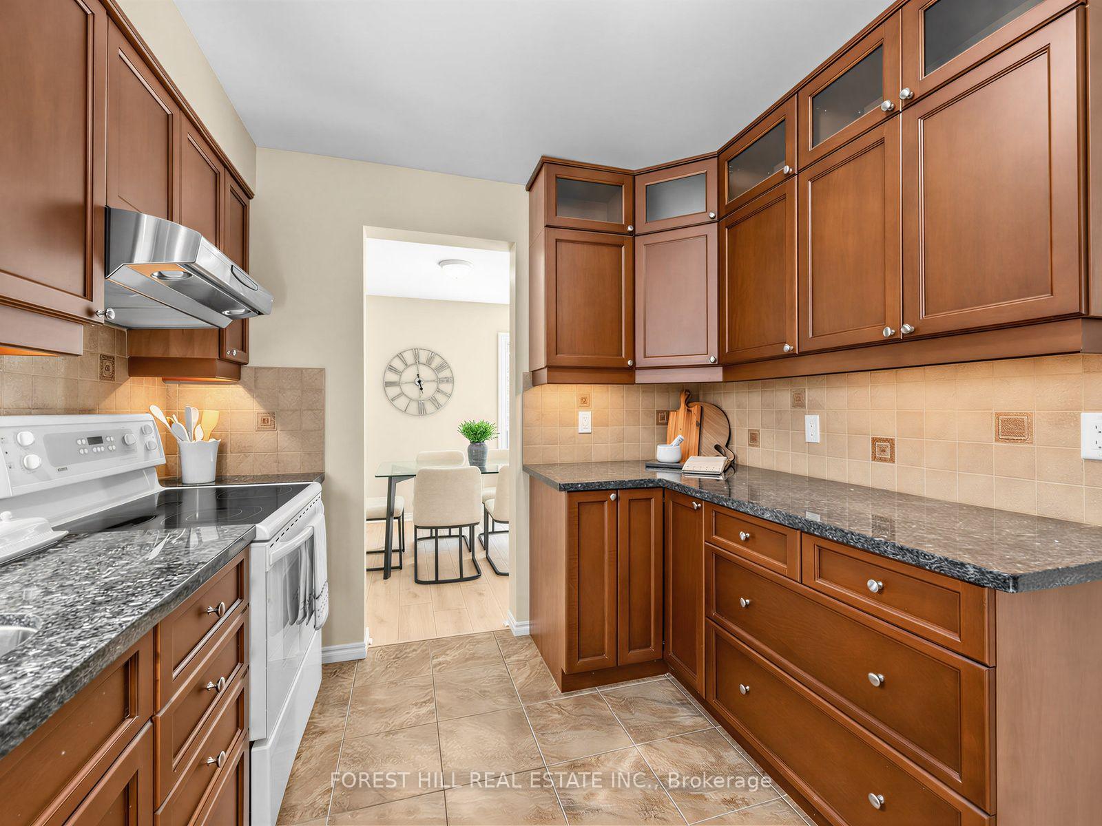 Photo 7 of 6 Elmvale Avenue, Brampton, Heart Lake West — HOMEH