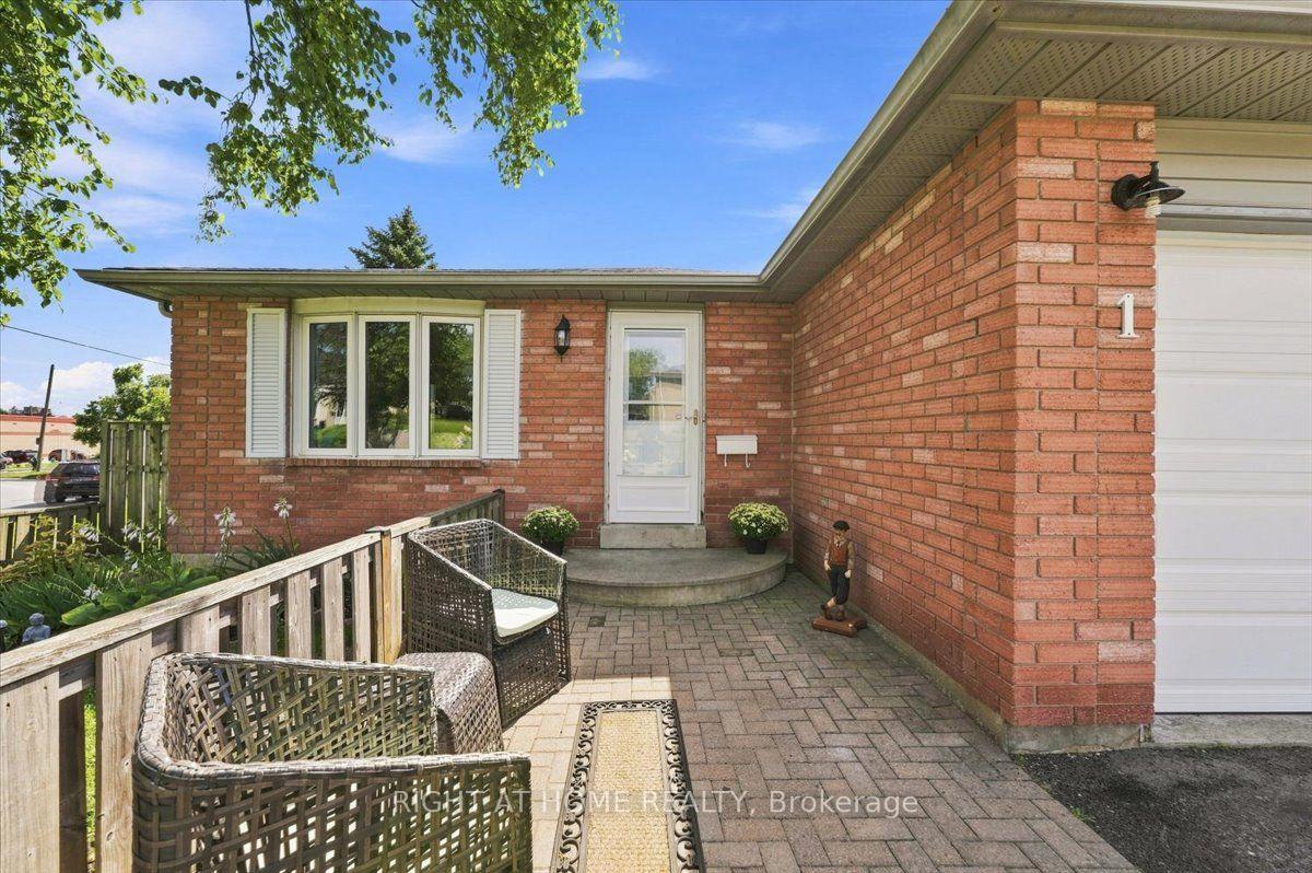 Photo 4 of 1 Argyle Road, Barrie, Sunnidale — HOMEH