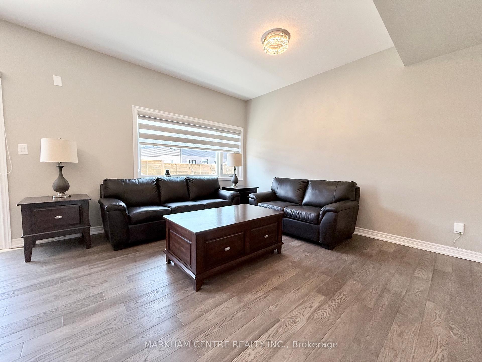 Photo 13 of 7173 Parsa Street, Niagara Falls, Brown — HOMEH