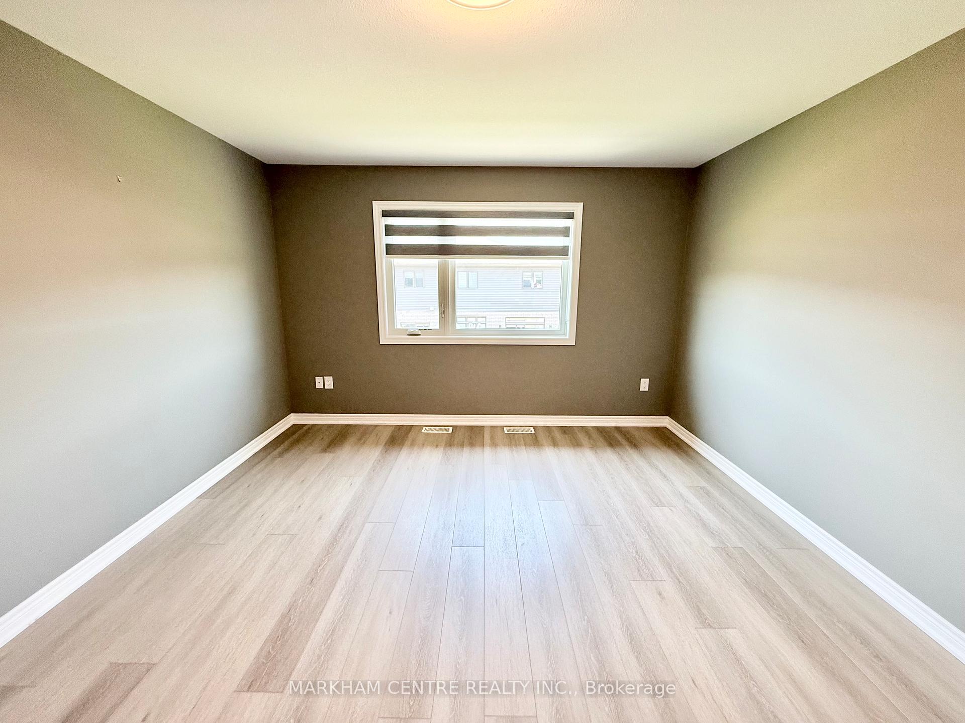 Photo 18 of 7173 Parsa Street, Niagara Falls, Brown — HOMEH