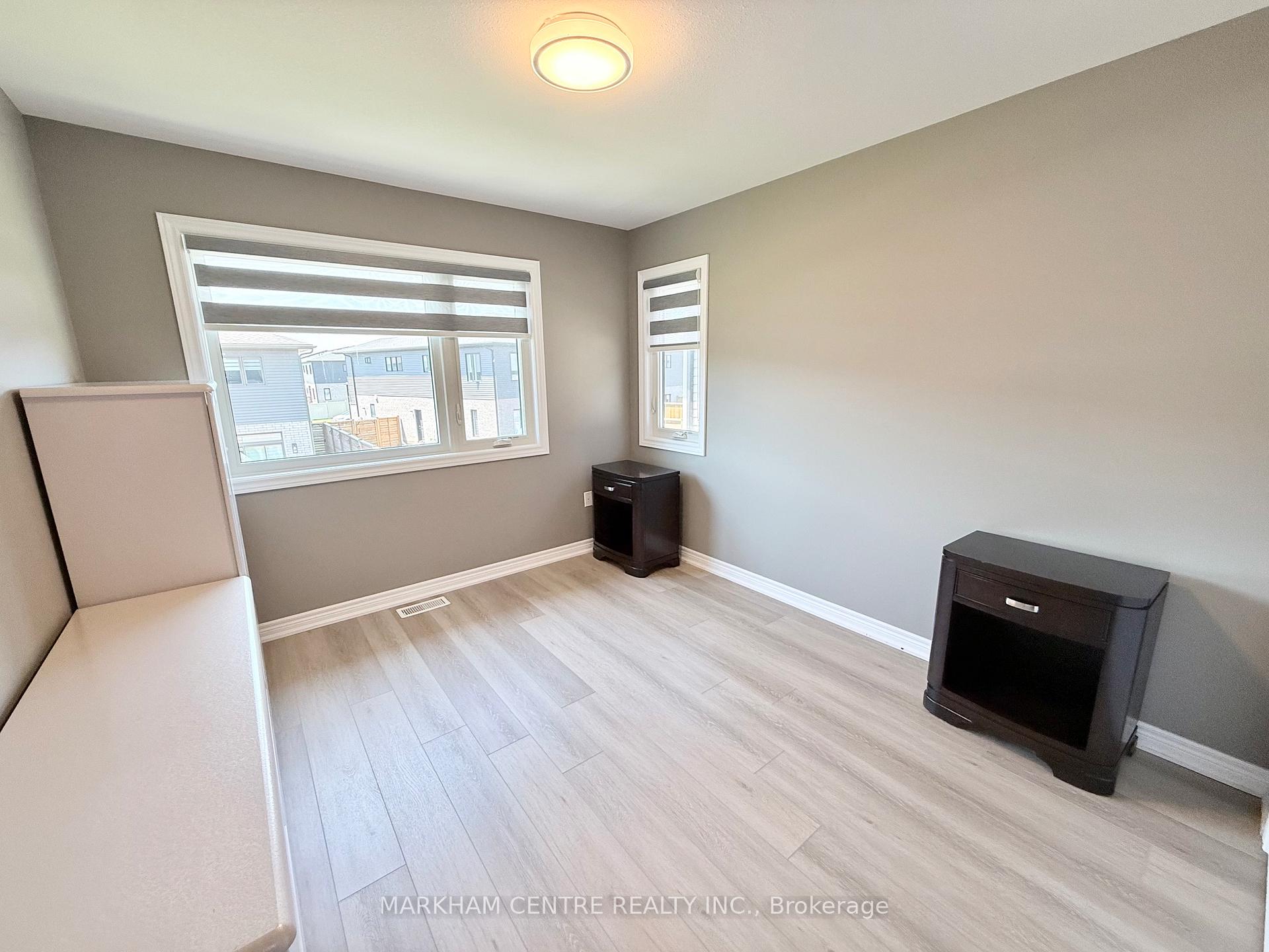 Photo 24 of 7173 Parsa Street, Niagara Falls, Brown — HOMEH