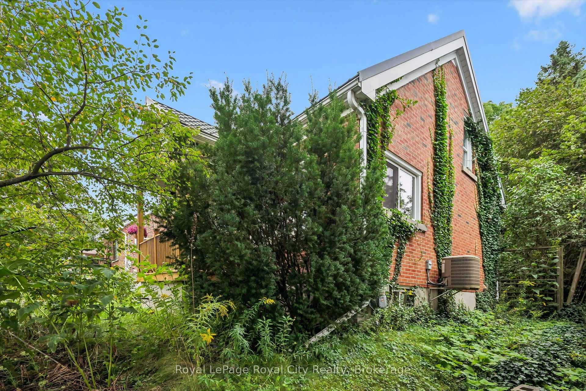 Photo 3 of 194 Grove Street, Guelph, St. George's — HOMEH