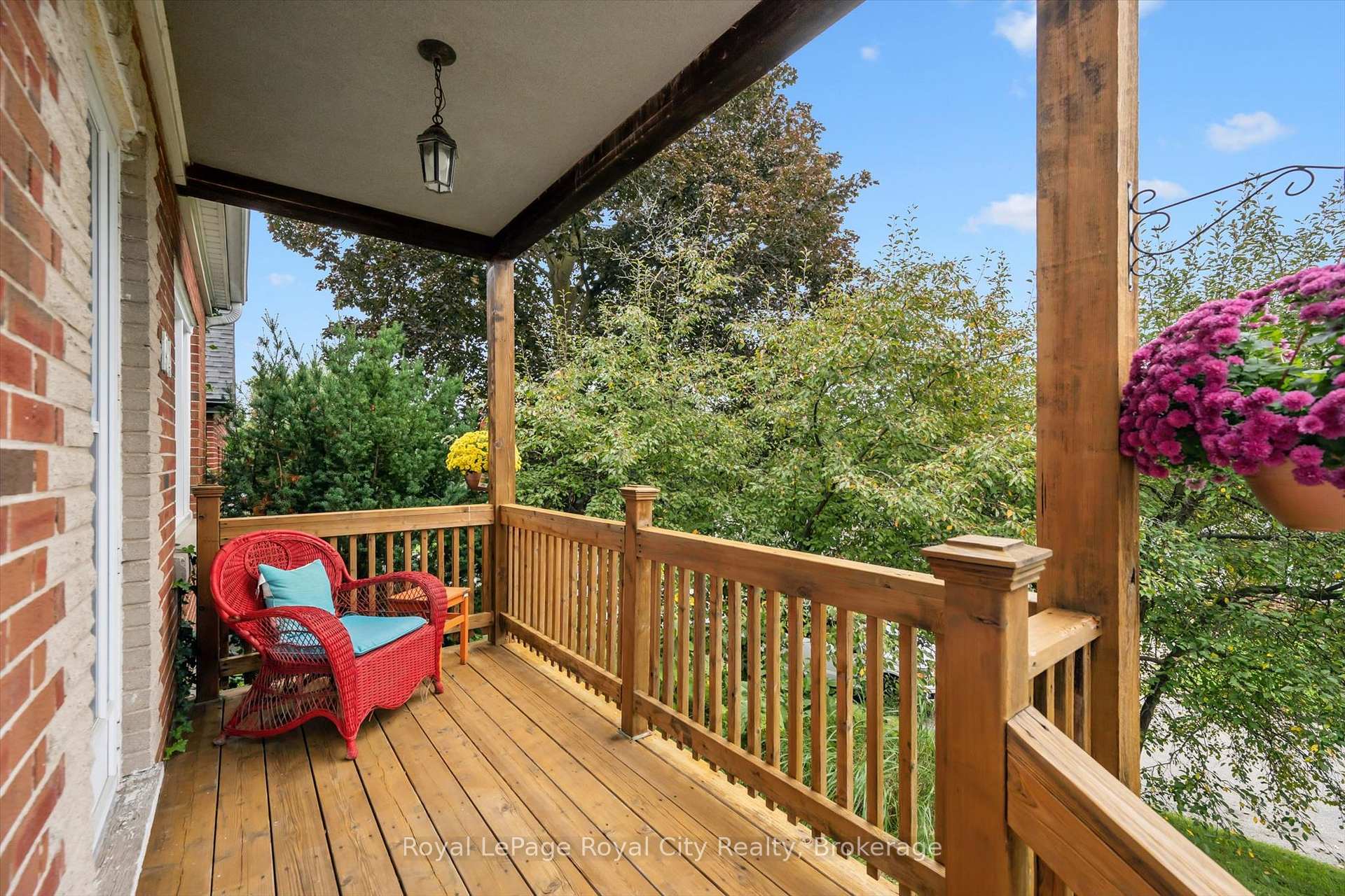 Photo 4 of 194 Grove Street, Guelph, St. George's — HOMEH