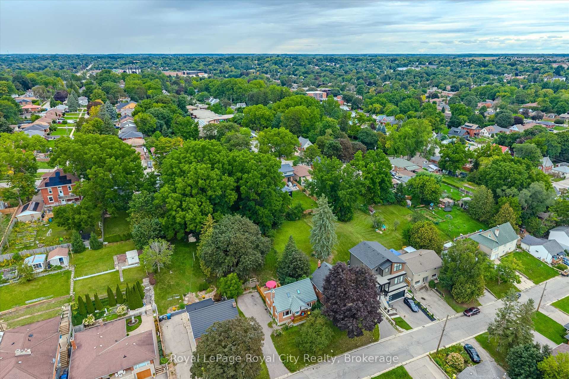 Photo 43 of 194 Grove Street, Guelph, St. George's — HOMEH