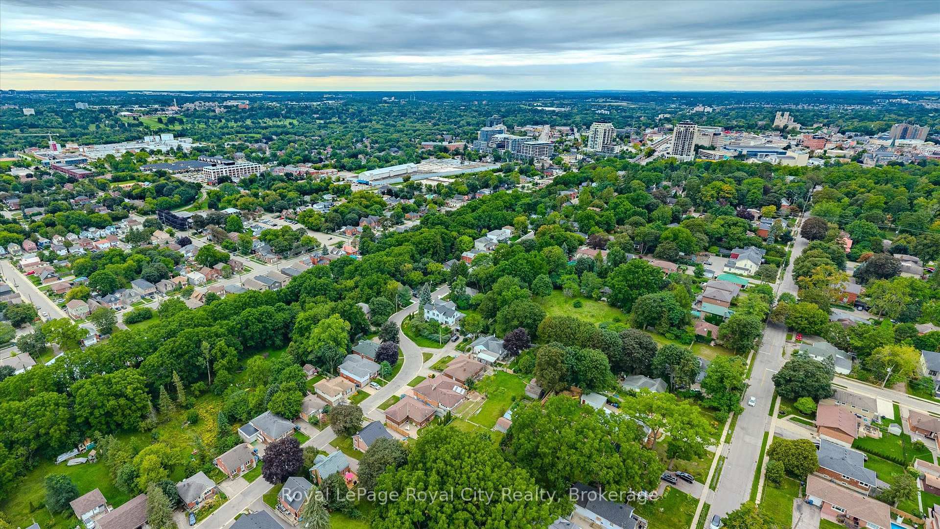 Photo 46 of 194 Grove Street, Guelph, St. George's — HOMEH