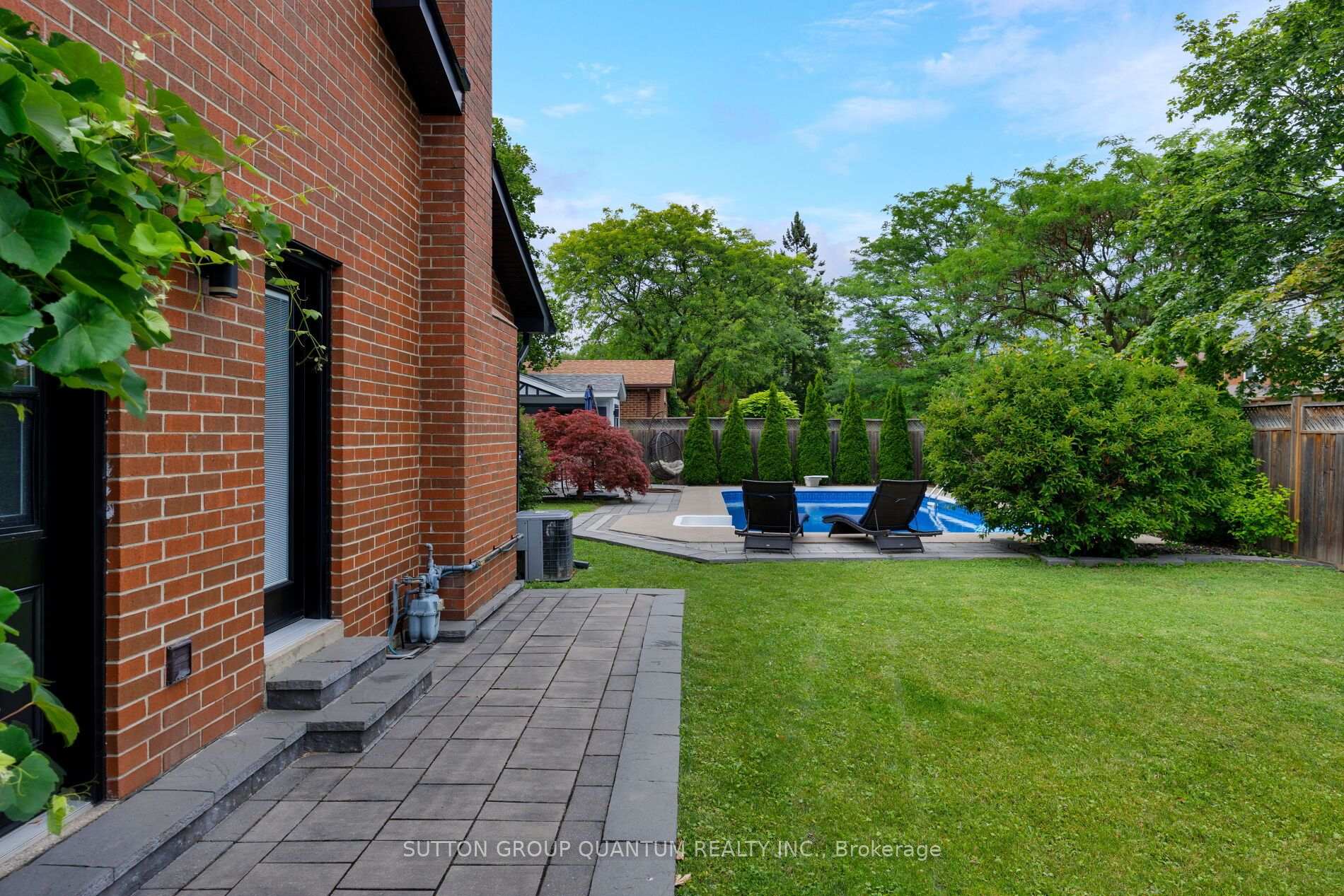 Photo 32 of 1883 Bough Beeches Boulevard, Mississauga, Rathwood — HOMEH