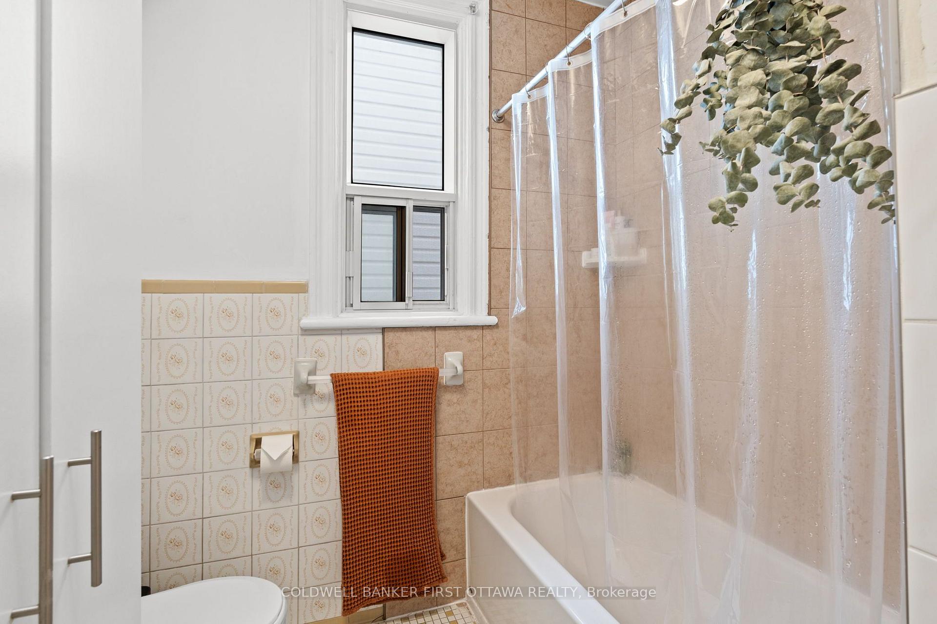 Photo 18 of Unit 2, 174 Rochester Street, Ottawa, West Centre Town — HOMEH