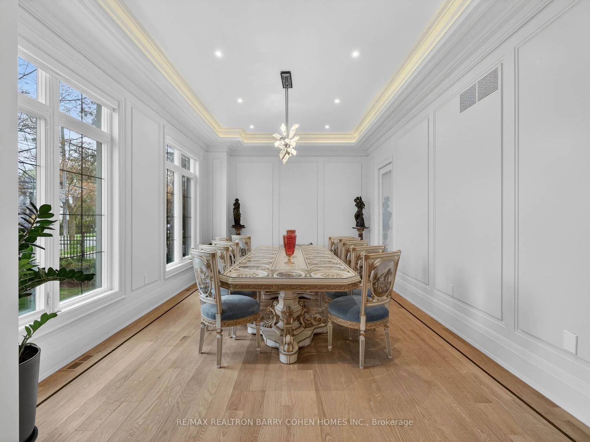 Photo 13 of 23 Sandfield Road, North York, Banbury-Don Mills — HOMEH