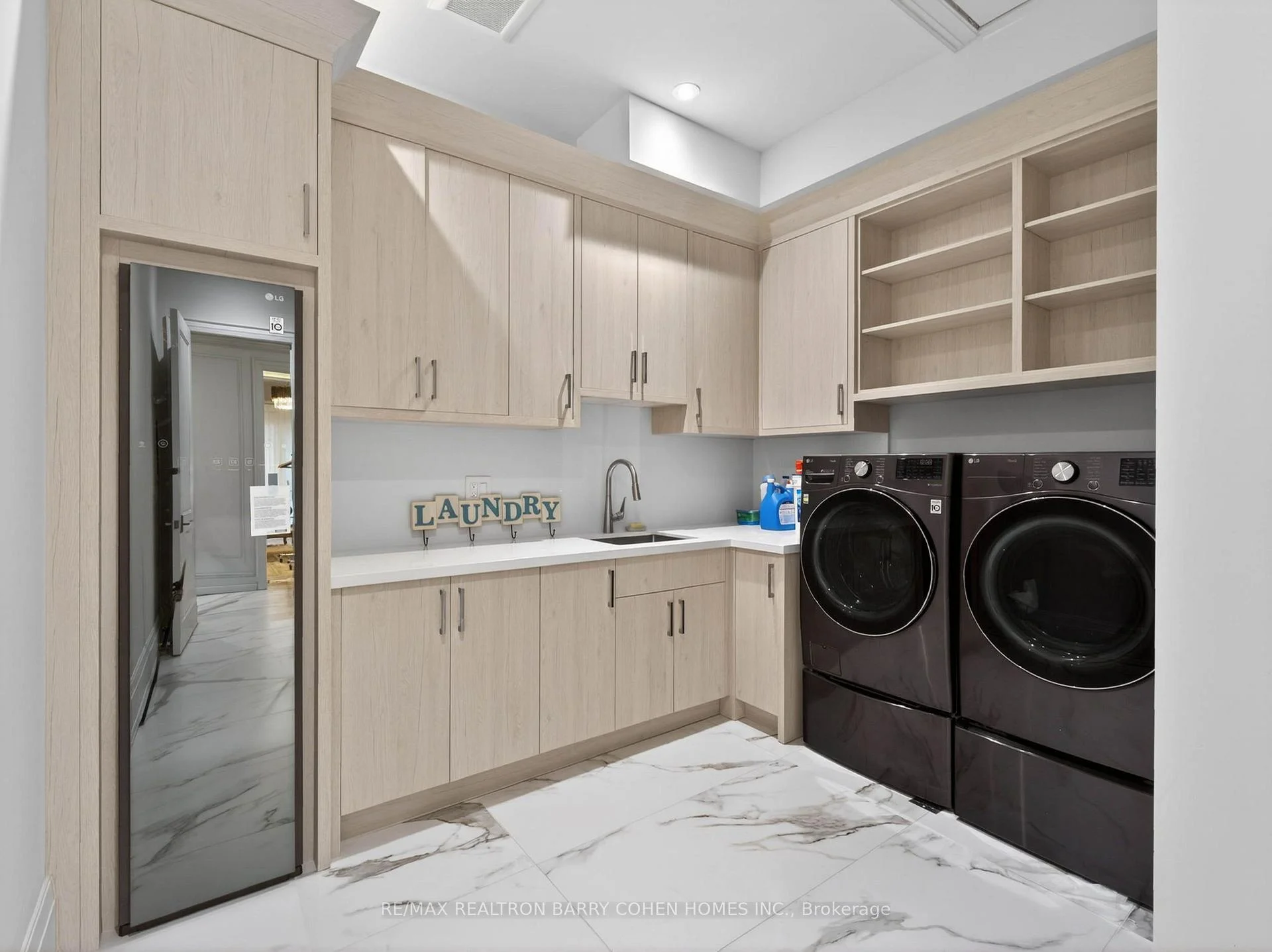 Photo 36 of 23 Sandfield Road, North York, Banbury-Don Mills — HOMEH