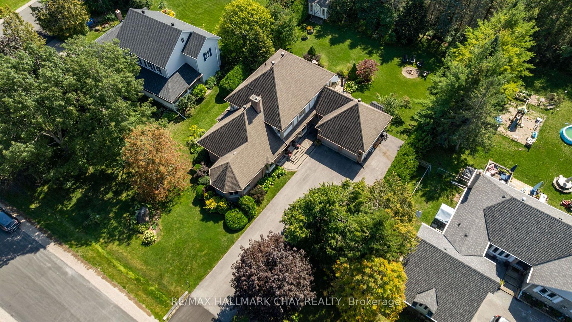 Photo 2 of 9 Howard Drive, Oro-Medonte, Rural Oro-Medonte — HOMEH