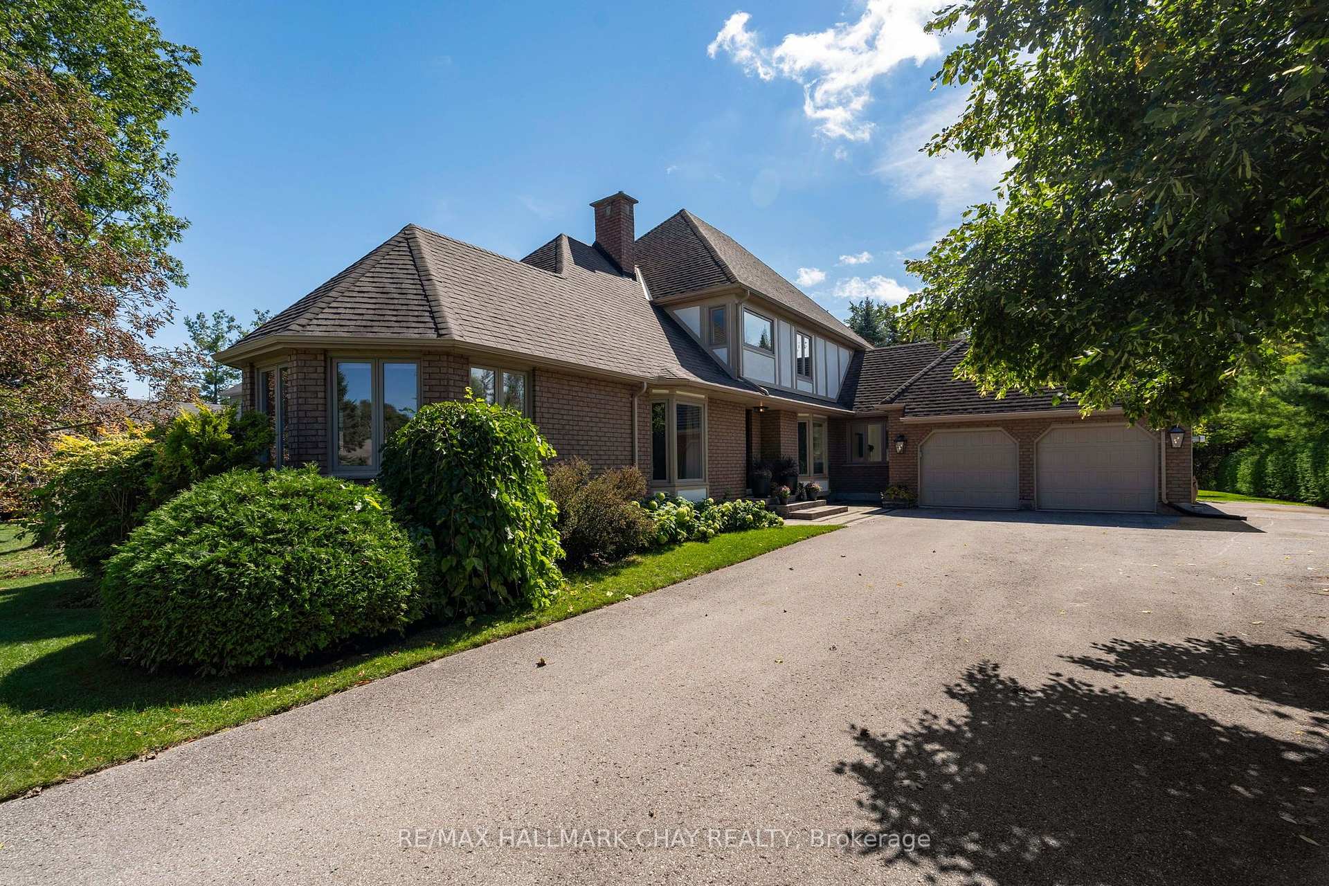Photo 1 of 9 Howard Drive, Oro-Medonte, Rural Oro-Medonte — HOMEH