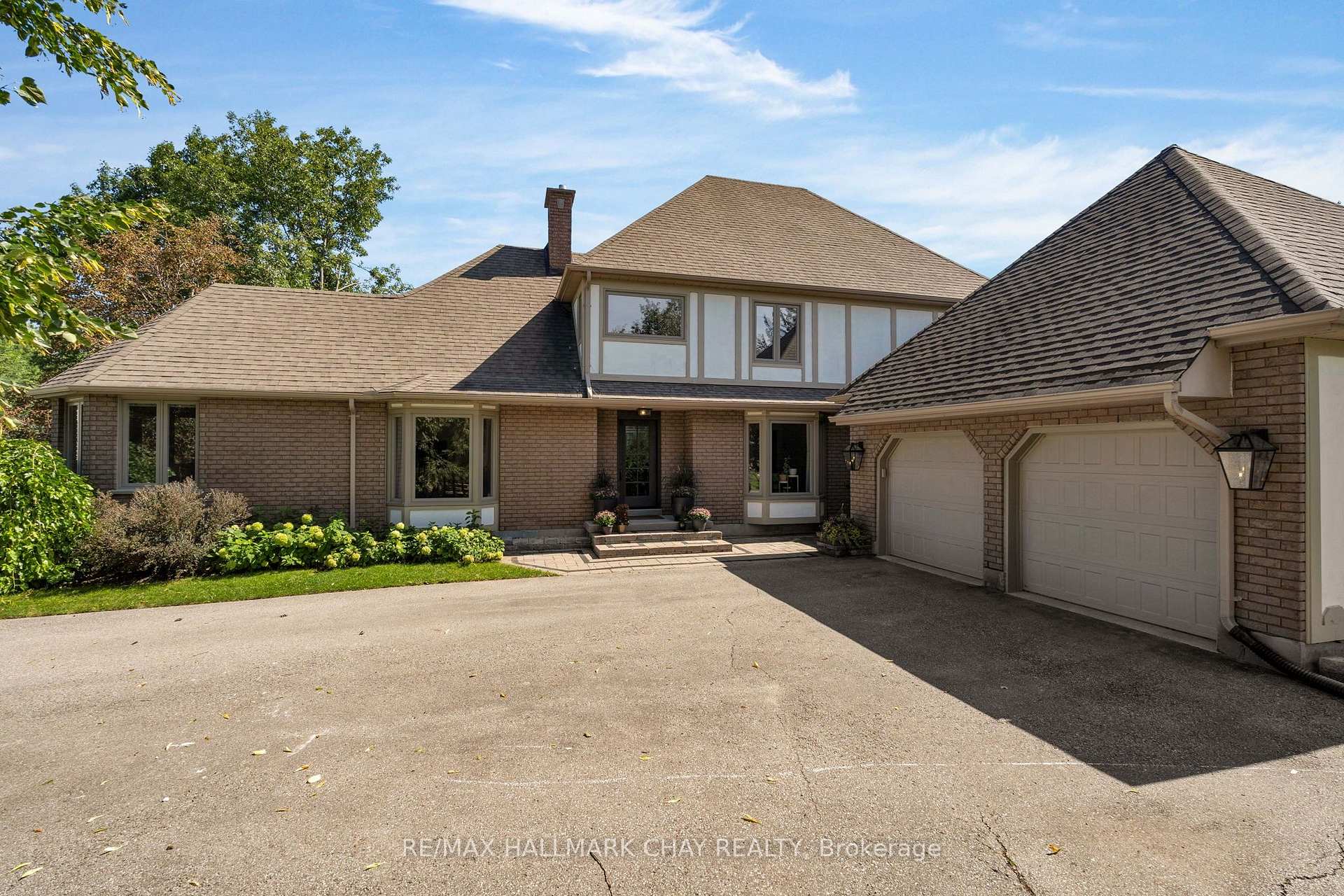 Photo 3 of 9 Howard Drive, Oro-Medonte, Rural Oro-Medonte — HOMEH