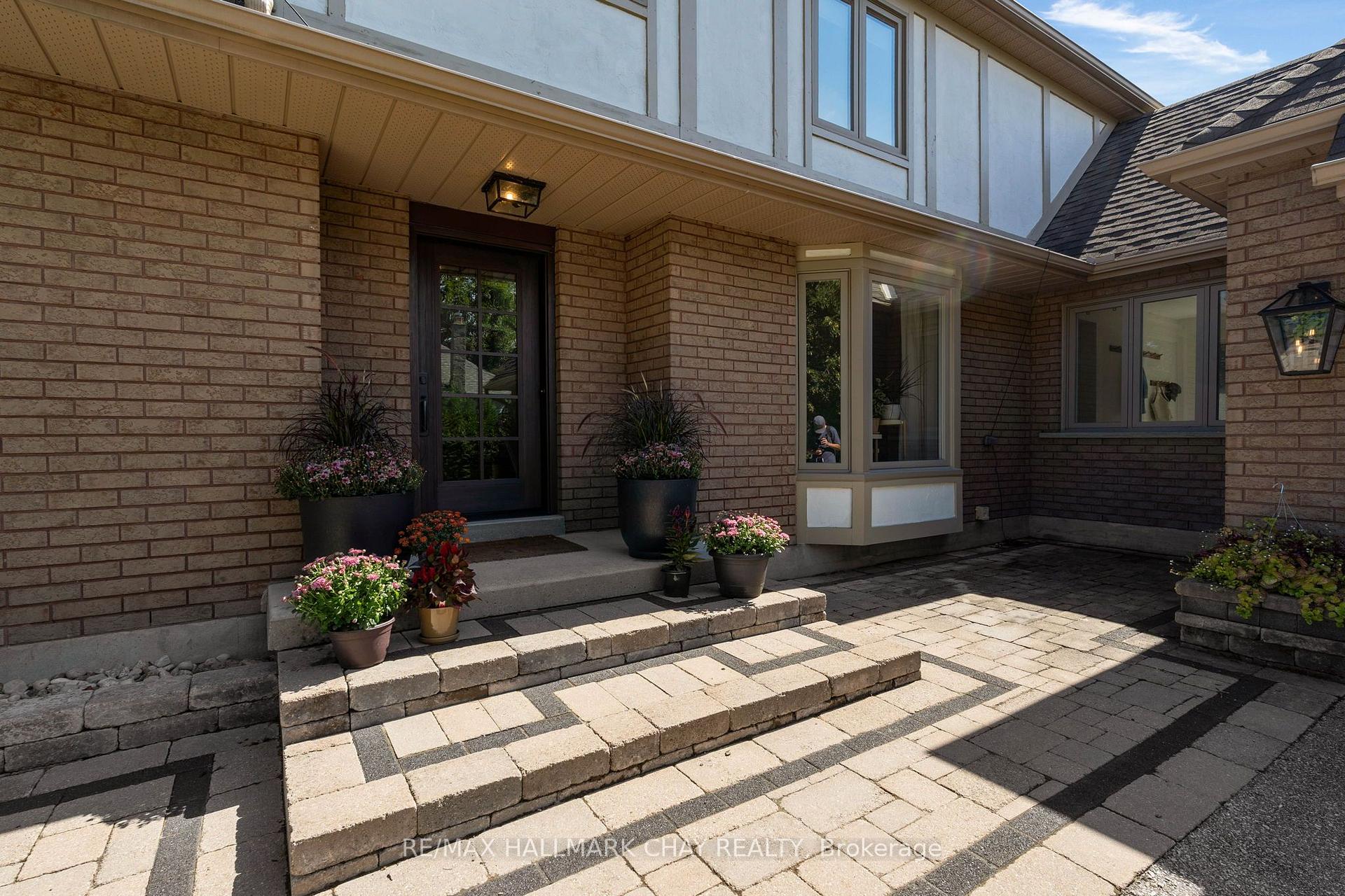 Photo 4 of 9 Howard Drive, Oro-Medonte, Rural Oro-Medonte — HOMEH