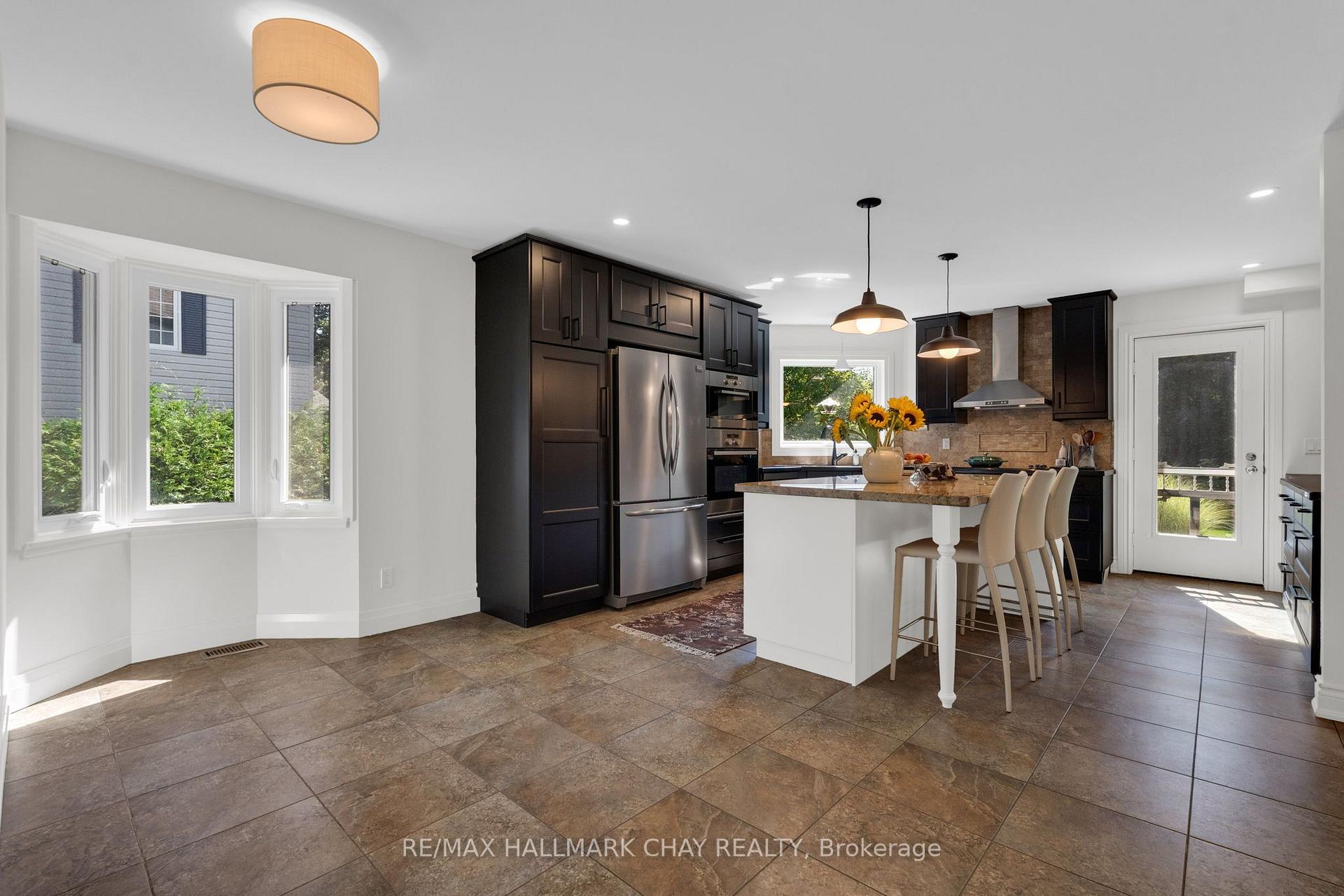 Photo 12 of 9 Howard Drive, Oro-Medonte, Rural Oro-Medonte — HOMEH