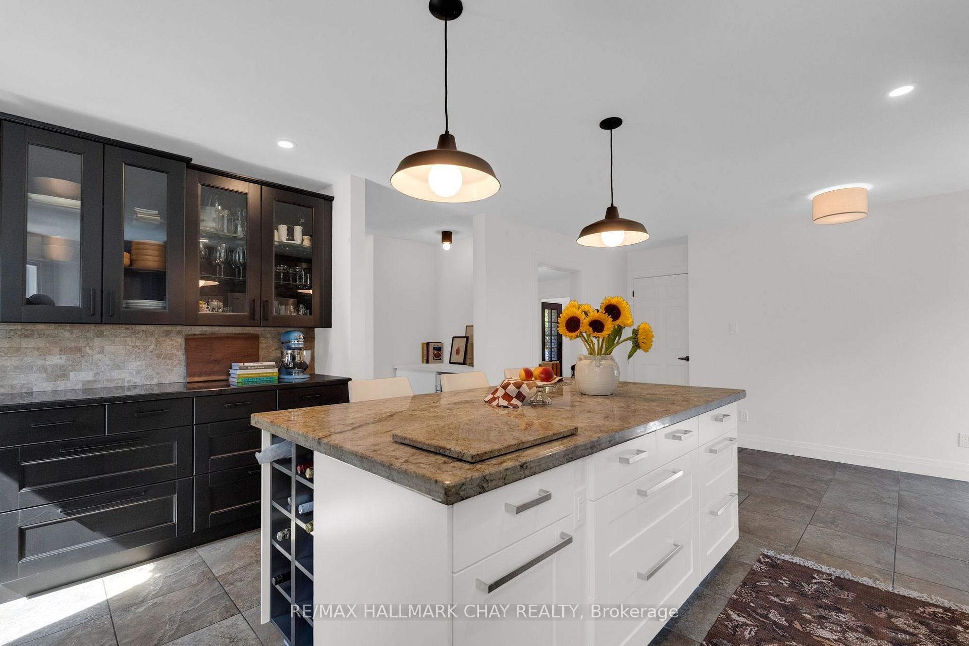 Photo 13 of 9 Howard Drive, Oro-Medonte, Rural Oro-Medonte — HOMEH