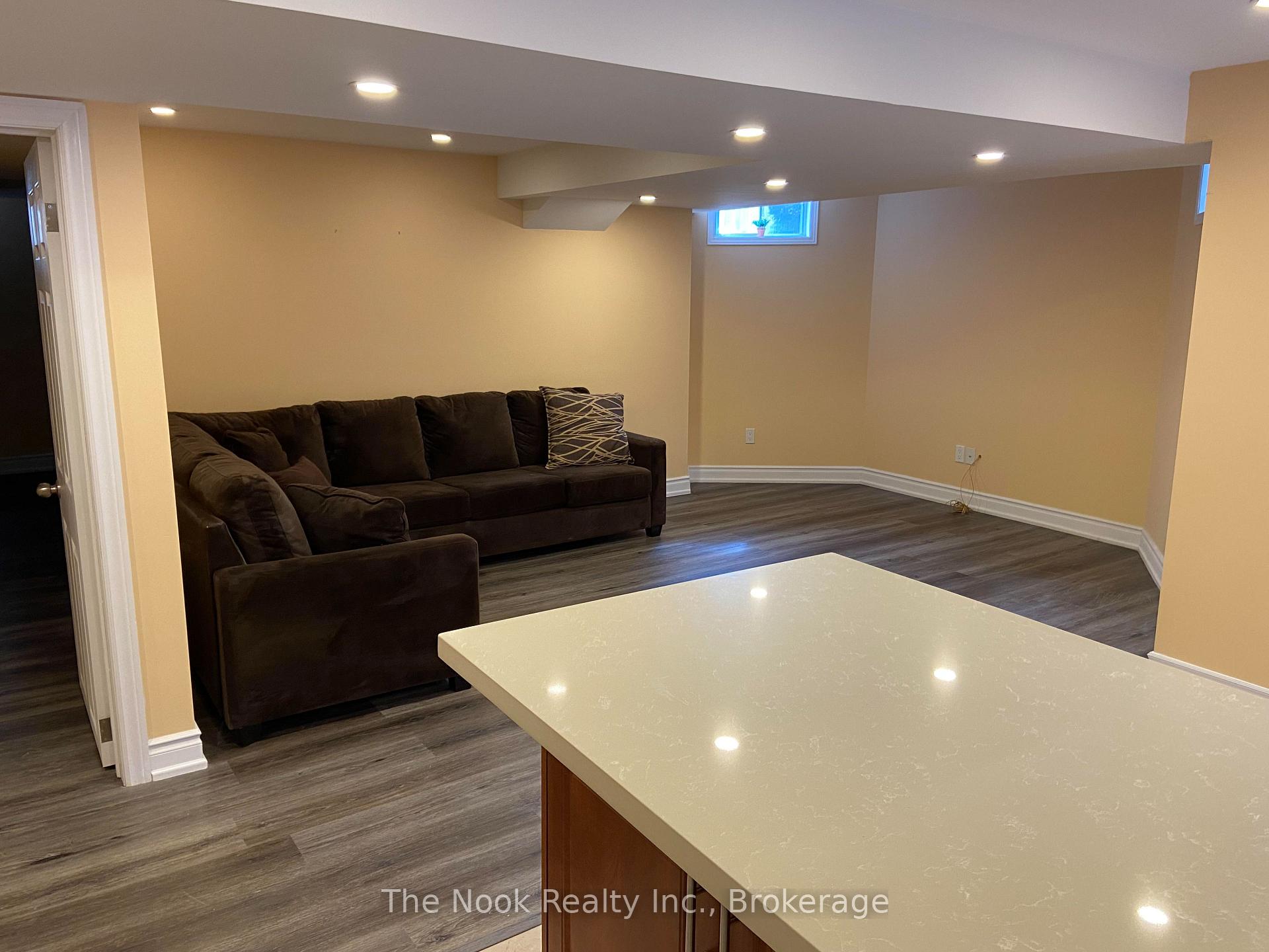 Photo 5 of 101 Glenabbey Drive, Clarington, Courtice — HOMEH