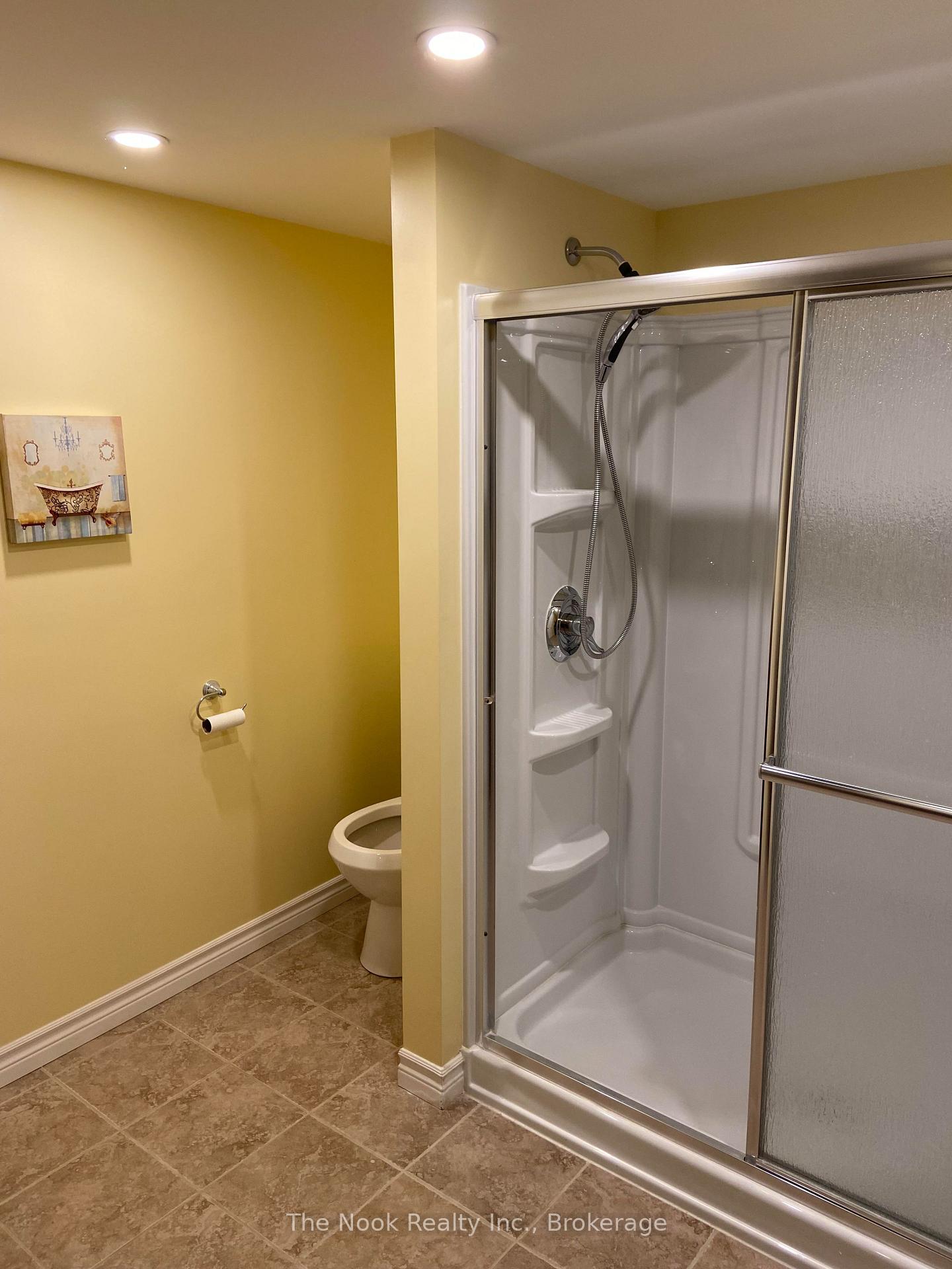Photo 9 of 101 Glenabbey Drive, Clarington, Courtice — HOMEH