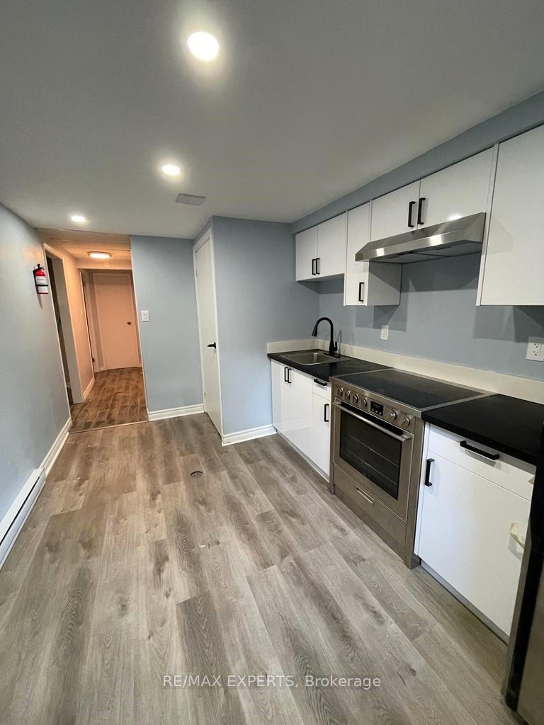 Photo 5 of 46 Caprice Crescent, London, East M — HOMEH