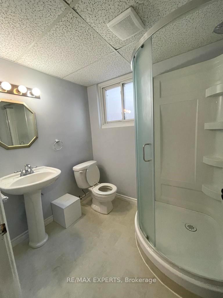 Photo 10 of 46 Caprice Crescent, London, East M — HOMEH