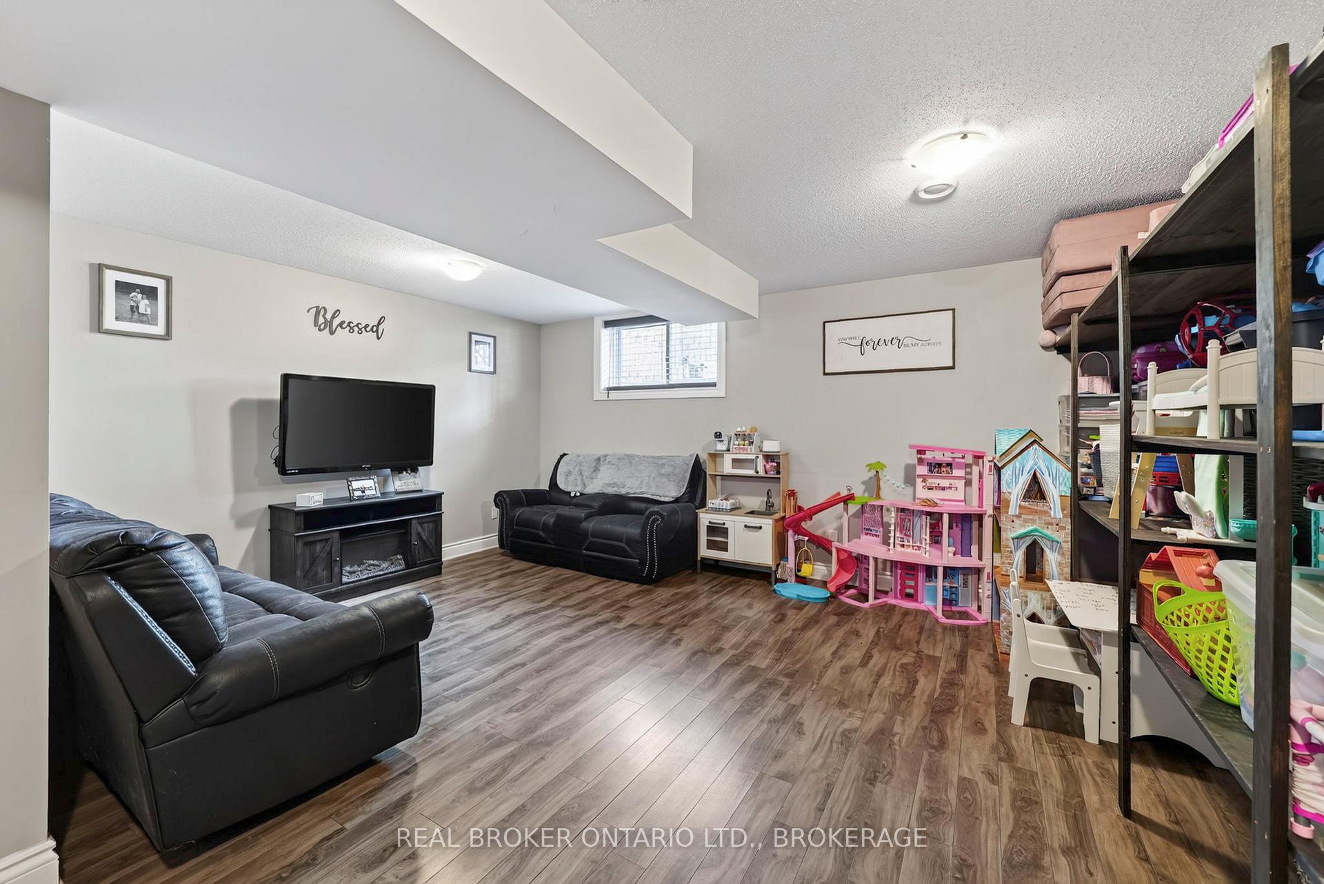 Photo 17 of 1164 Clement Court, Cornwall, Cornwall — HOMEH