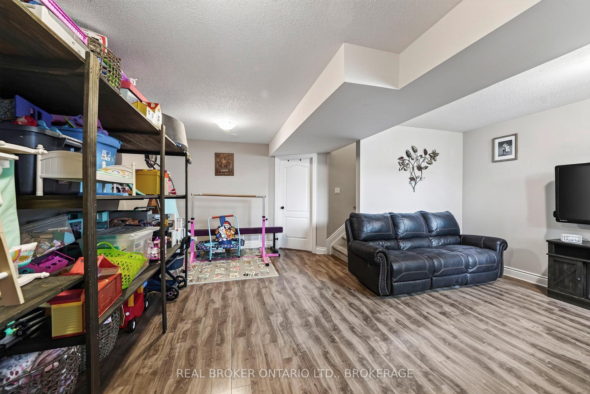 Photo 19 of 1164 Clement Court, Cornwall, Cornwall — HOMEH