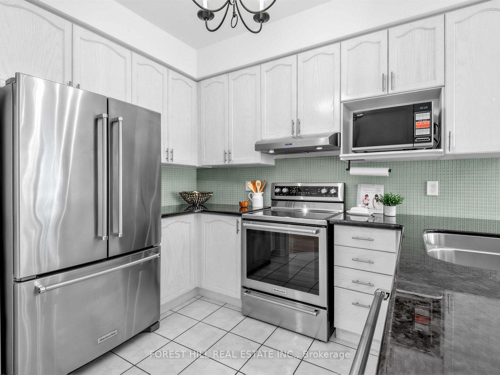Photo 14 of 43 Pepperberry Road, Vaughan, Patterson — HOMEH