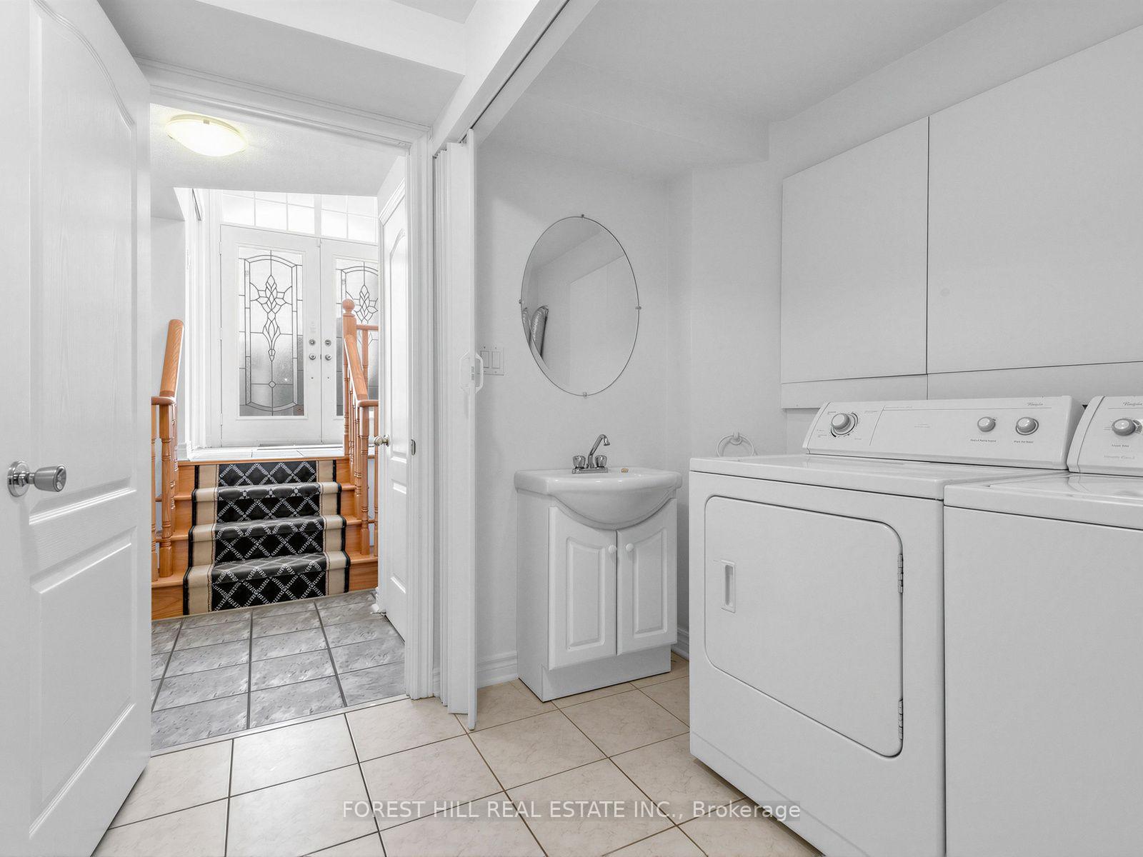 Photo 25 of 43 Pepperberry Road, Vaughan, Patterson — HOMEH
