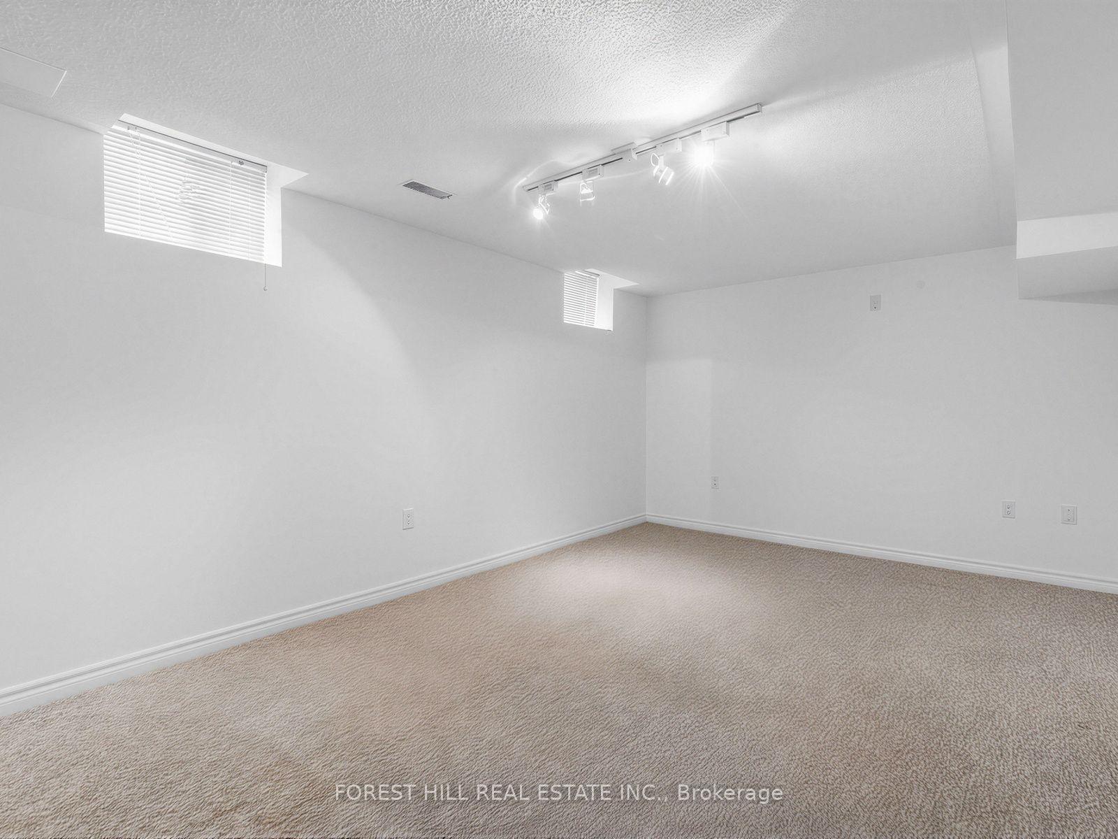 Photo 33 of 43 Pepperberry Road, Vaughan, Patterson — HOMEH