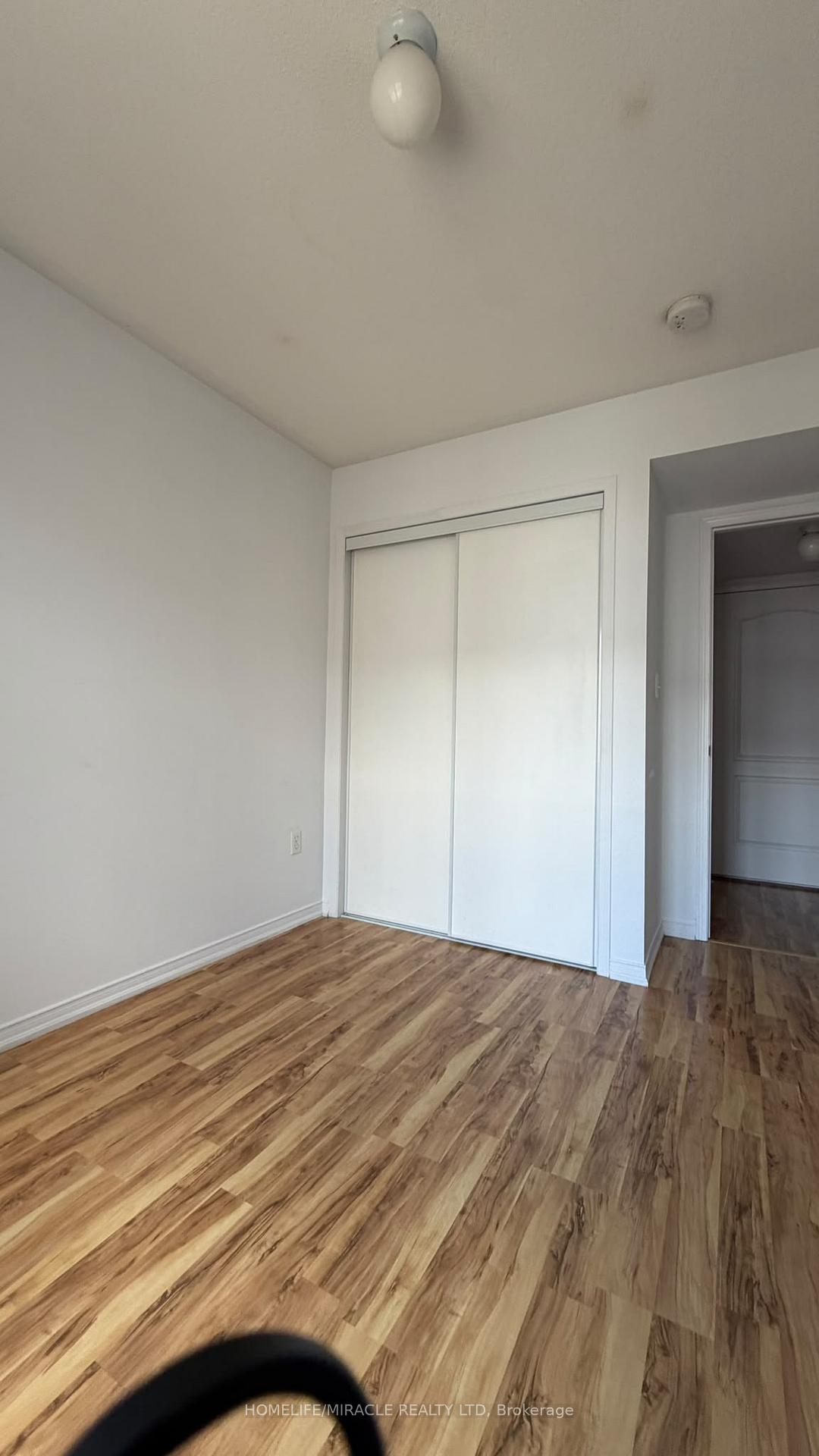 Photo 6 of Unit 3, 2476 Post Road, Oakville, River Oaks — HOMEH