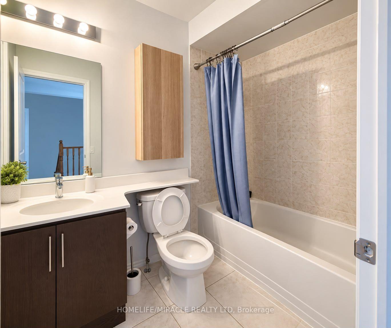 Photo 9 of Unit 3, 2476 Post Road, Oakville, River Oaks — HOMEH