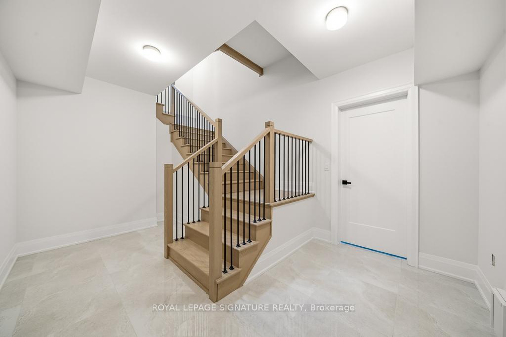 Photo 33 of 16 Gianvito Crescent, King, King City — HOMEH