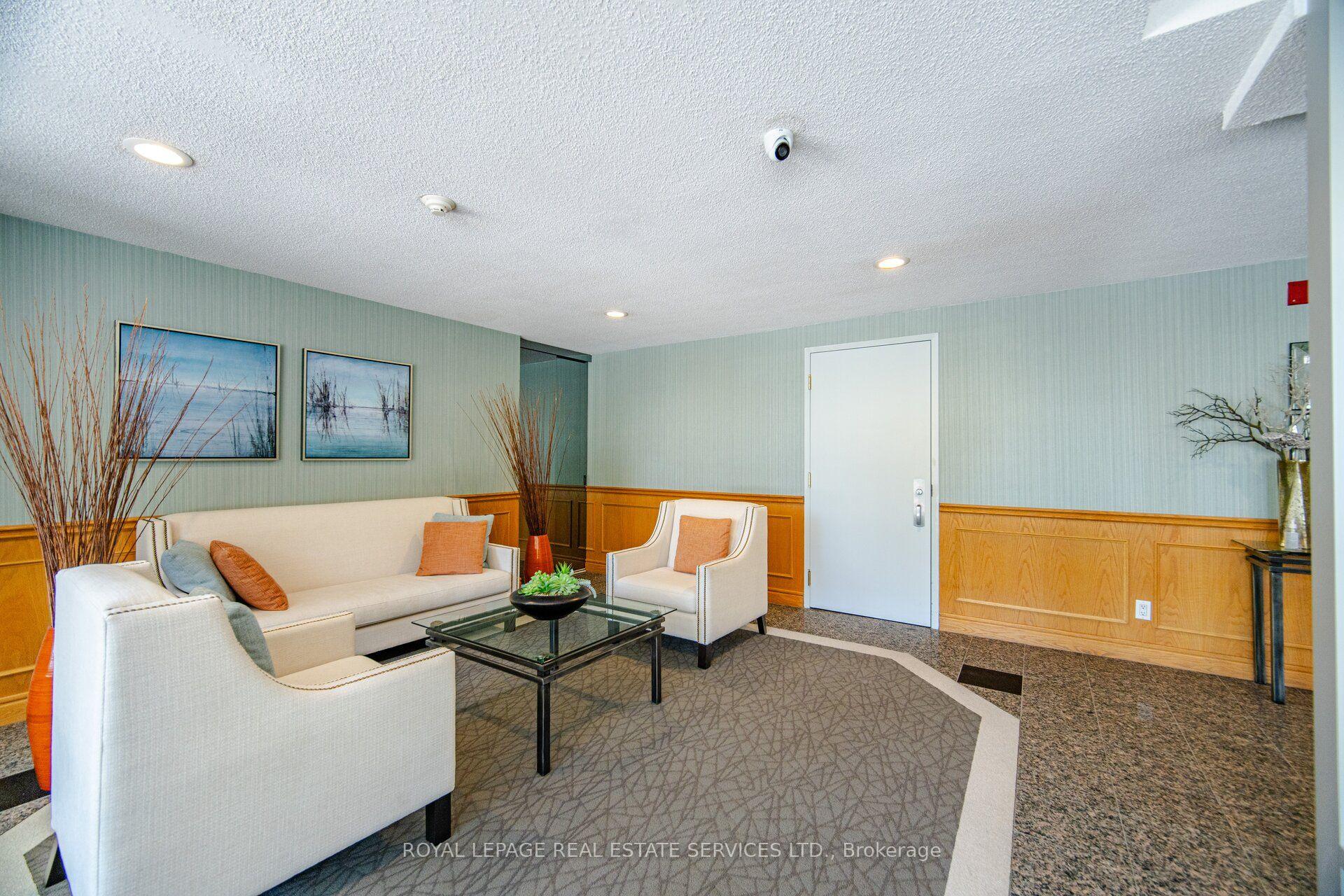 Photo 6 of Unit PH403, 30 Anglesey Boulevard, Etobicoke, Edenbridge-Humber Valley — HOMEH
