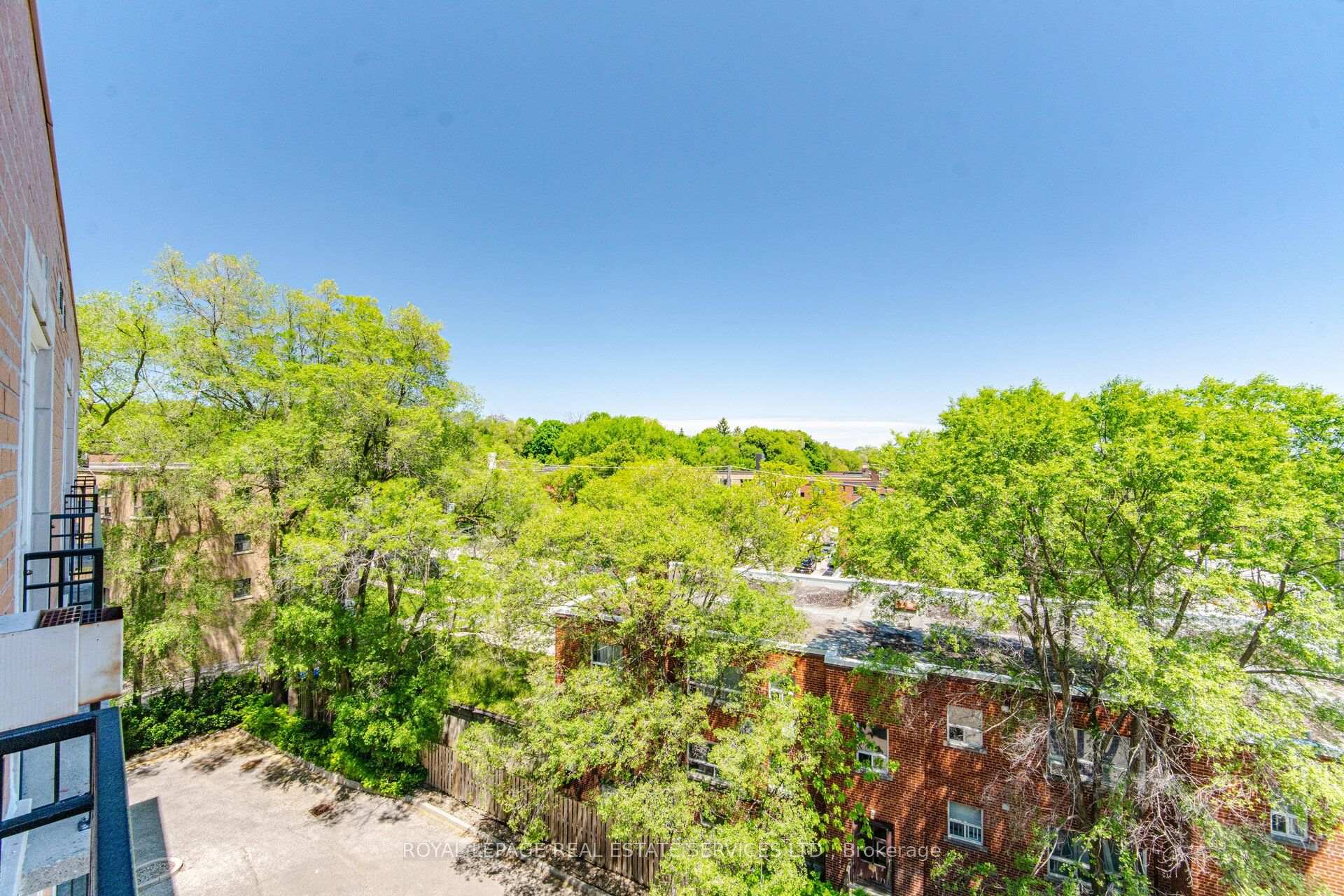 Photo 10 of Unit PH403, 30 Anglesey Boulevard, Etobicoke, Edenbridge-Humber Valley — HOMEH