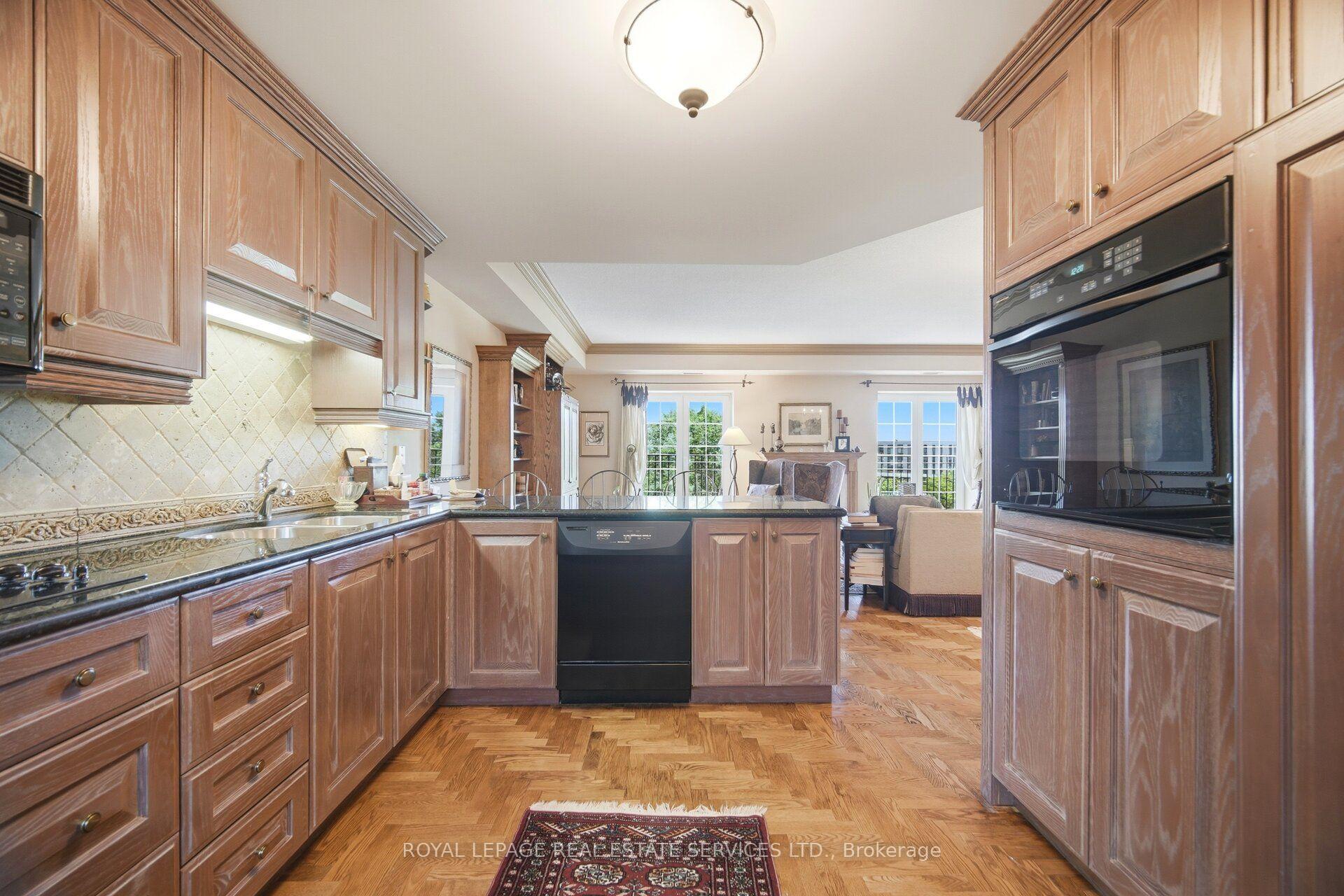 Photo 19 of Unit PH403, 30 Anglesey Boulevard, Etobicoke, Edenbridge-Humber Valley — HOMEH