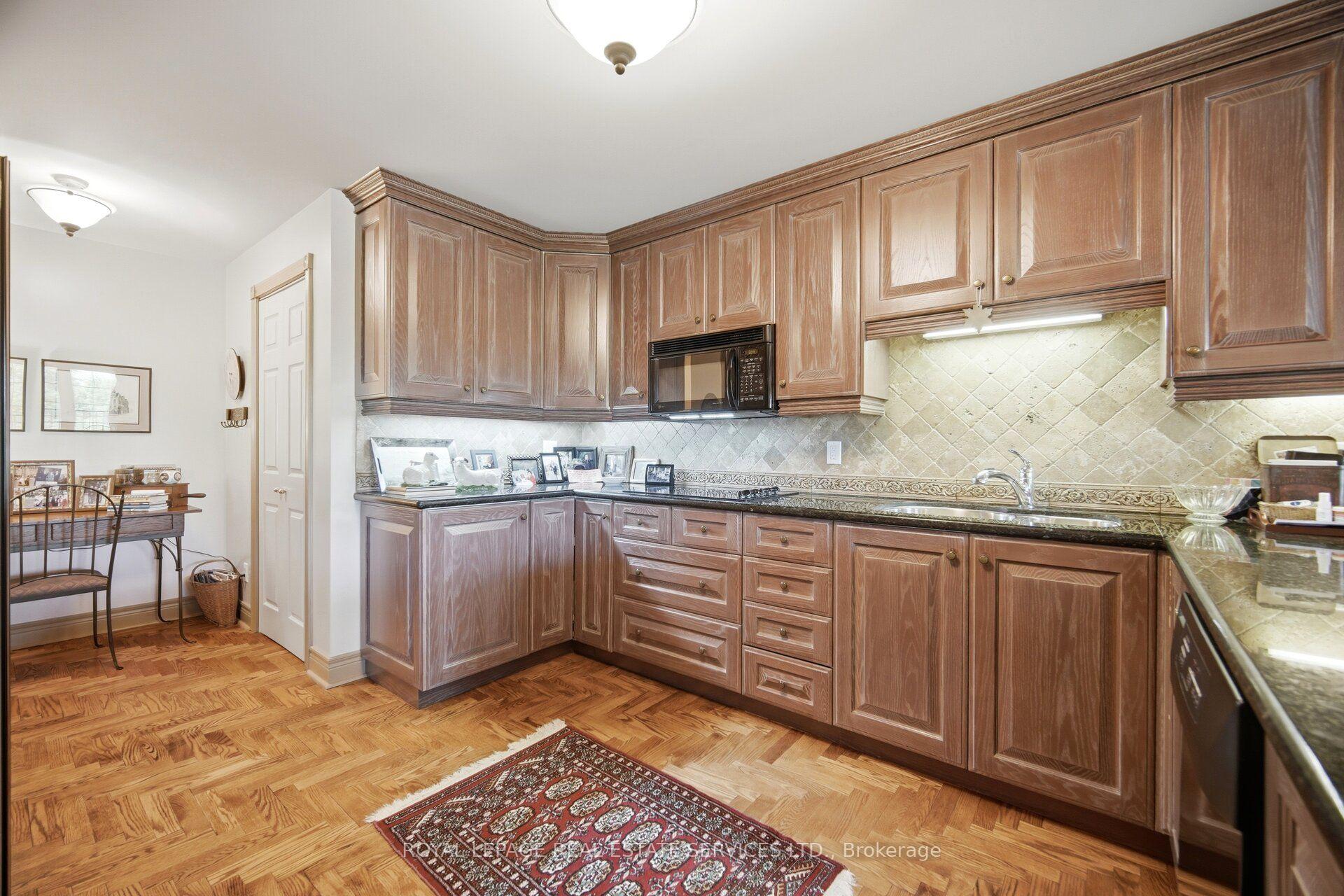 Photo 21 of Unit PH403, 30 Anglesey Boulevard, Etobicoke, Edenbridge-Humber Valley — HOMEH