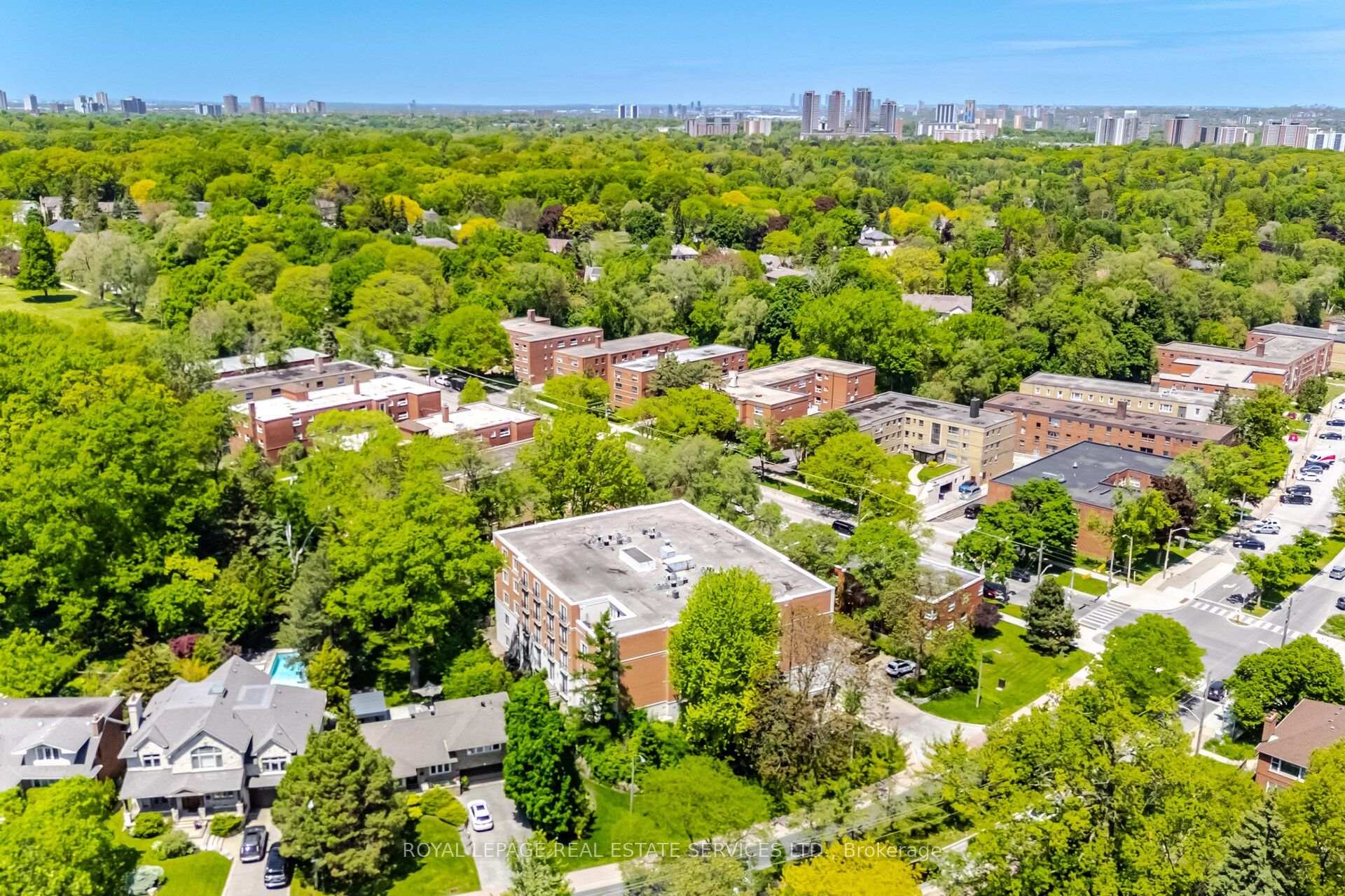 Photo 37 of Unit PH403, 30 Anglesey Boulevard, Etobicoke, Edenbridge-Humber Valley — HOMEH