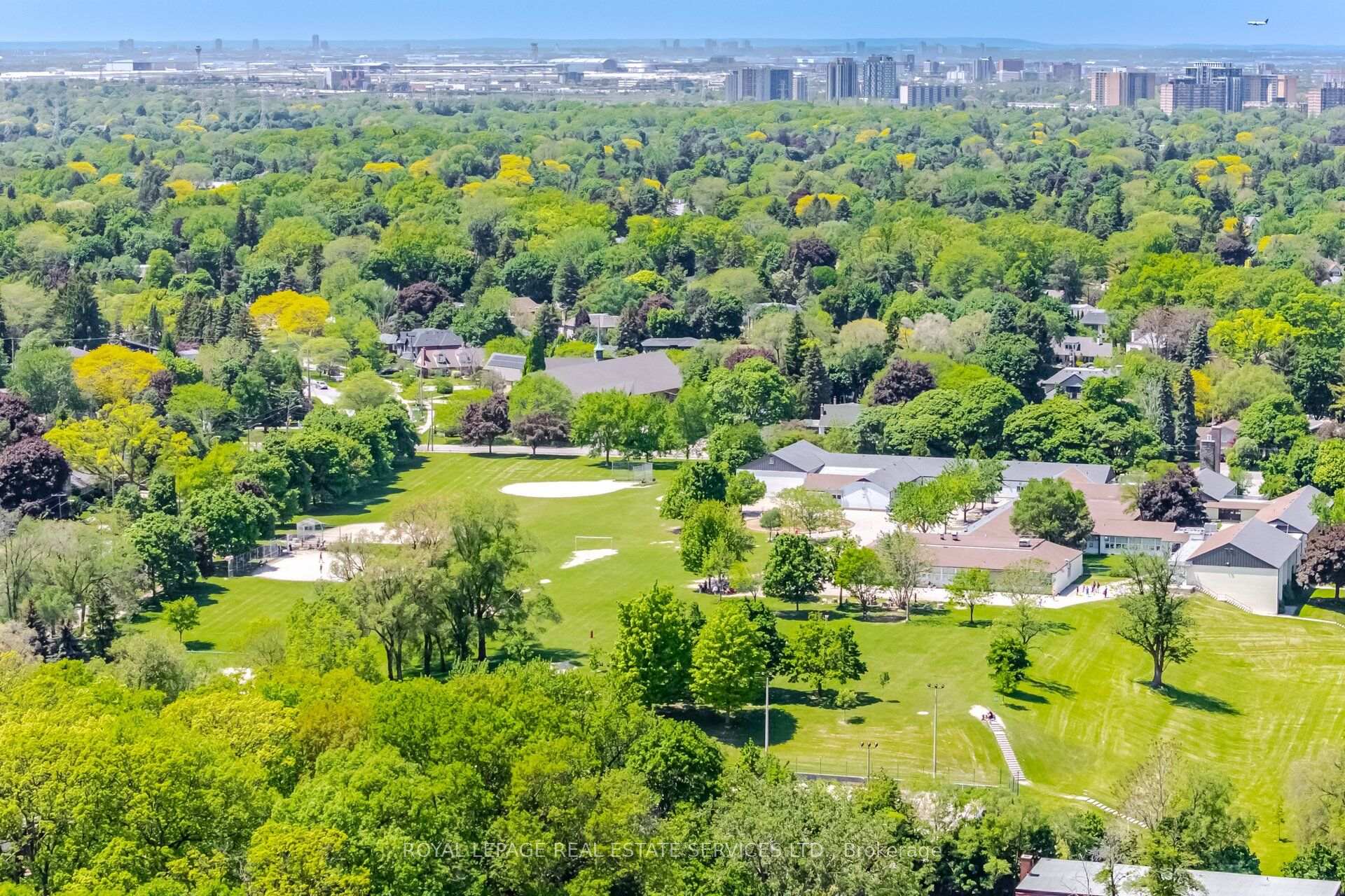 Photo 42 of Unit PH403, 30 Anglesey Boulevard, Etobicoke, Edenbridge-Humber Valley — HOMEH