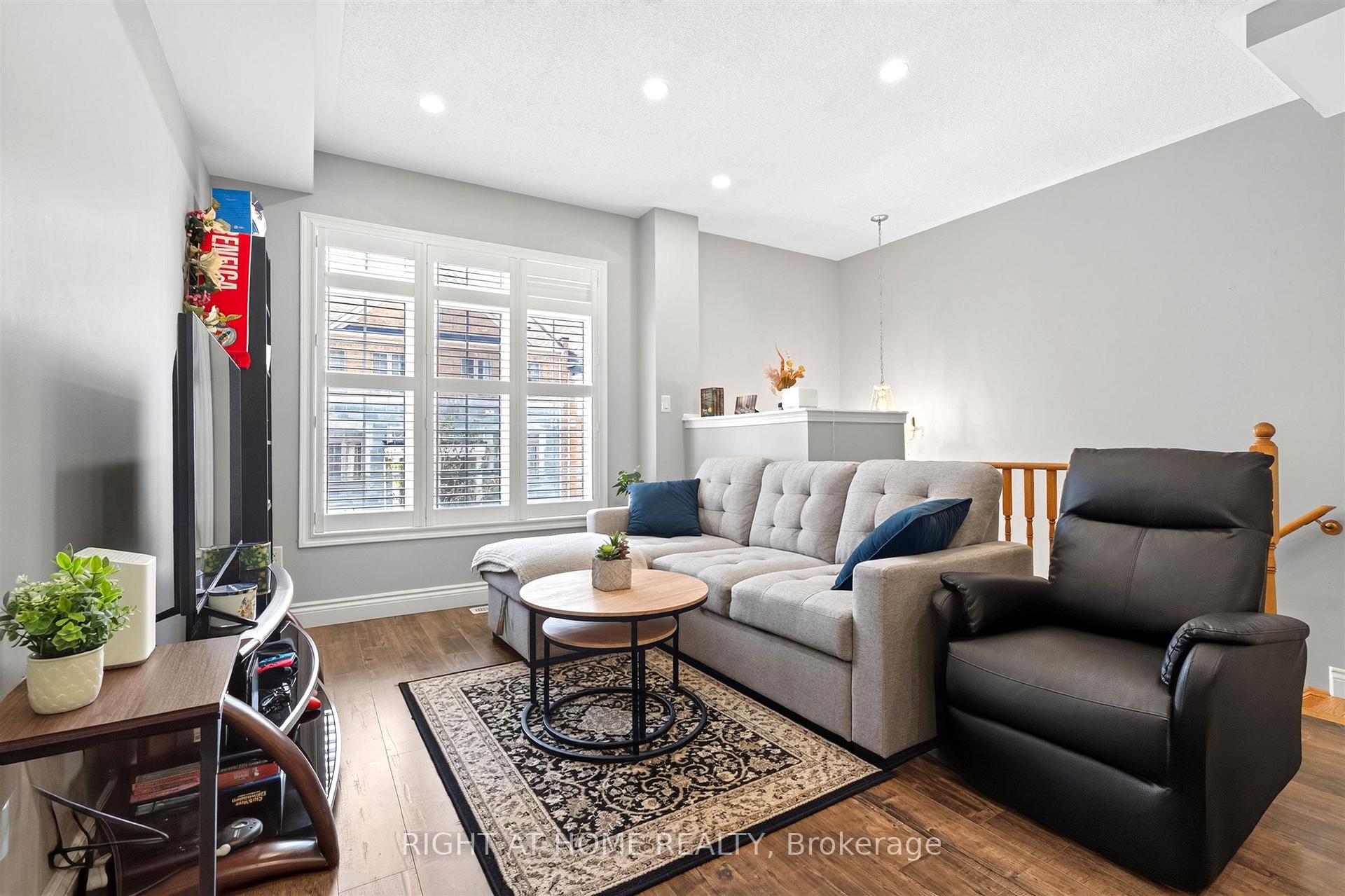 Photo 5 of 7201 Triumph Lane, Mississauga, Lisgar — HOMEH
