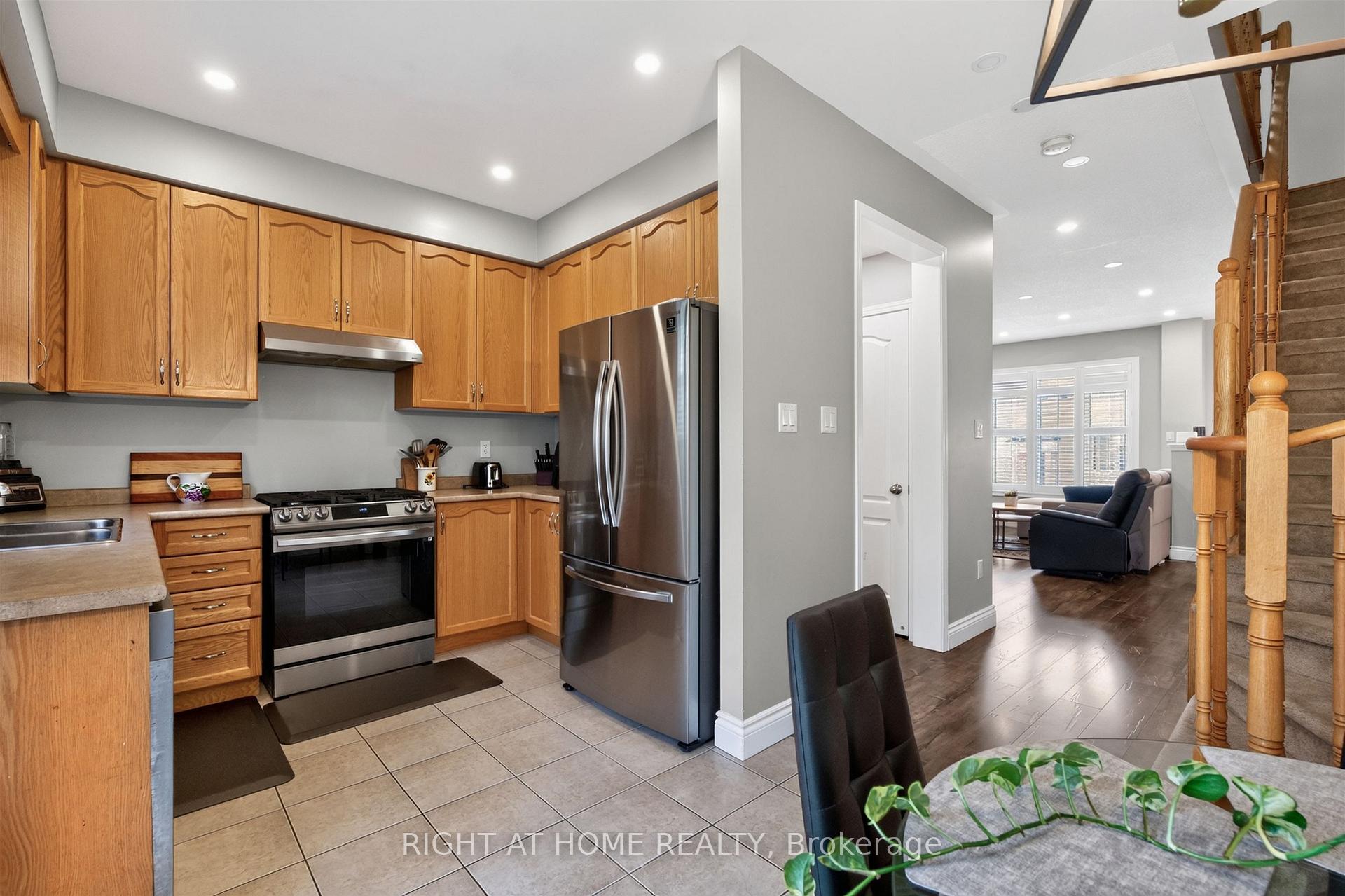 Photo 8 of 7201 Triumph Lane, Mississauga, Lisgar — HOMEH