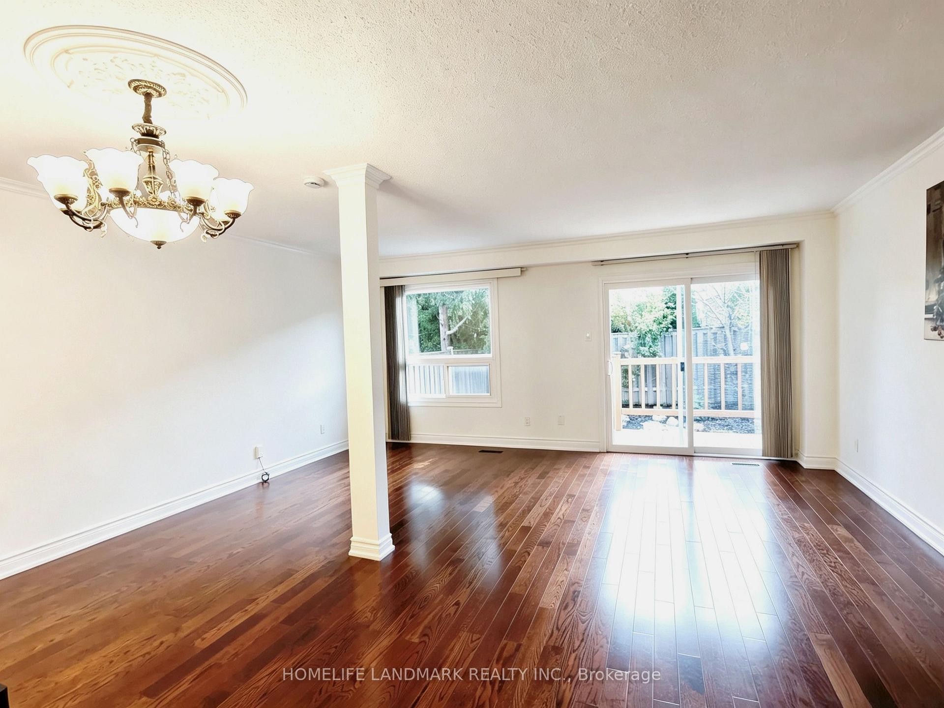 Photo 9 of 215 Bob O' Link Avenue, Vaughan, Glen Shields — HOMEH