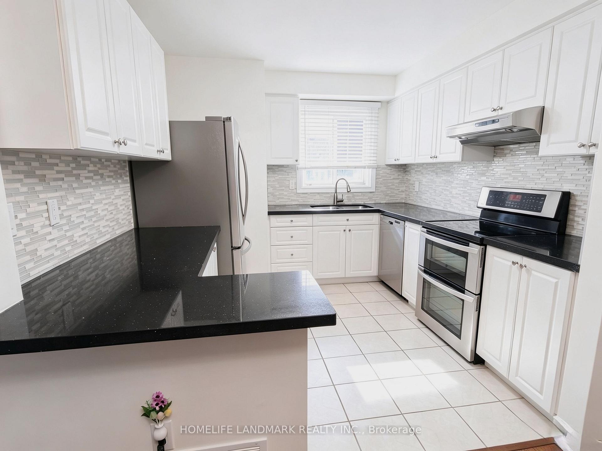 Photo 10 of 215 Bob O' Link Avenue, Vaughan, Glen Shields — HOMEH